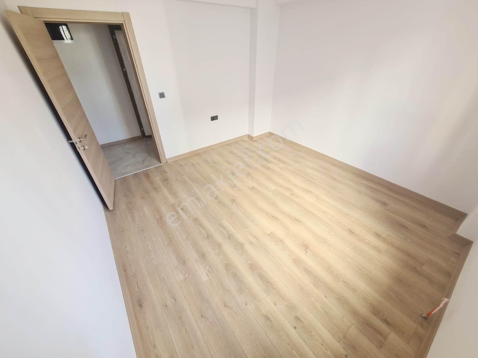 Geniş Mutfak Sevenlere Hanımlar Lokali Yakını Sıfır 3+1 Daire - Görsel 18