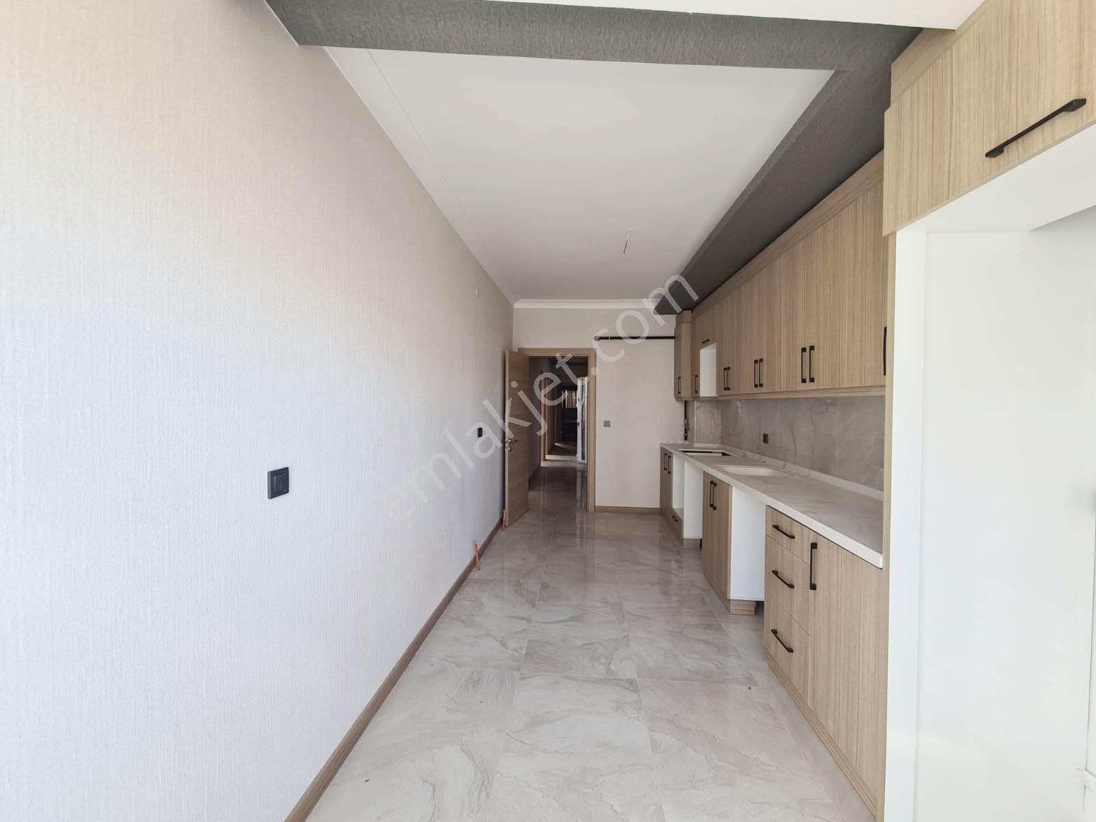 Geniş Mutfak Sevenlere Hanımlar Lokali Yakını Sıfır 3+1 Daire - Görsel 3