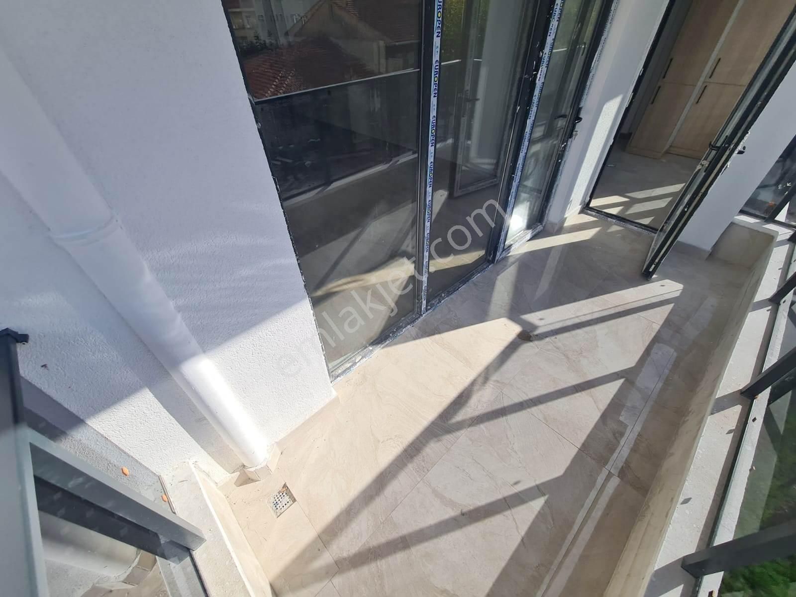 Geniş Mutfak Sevenlere Hanımlar Lokali Yakını Sıfır 3+1 Daire - Görsel 5