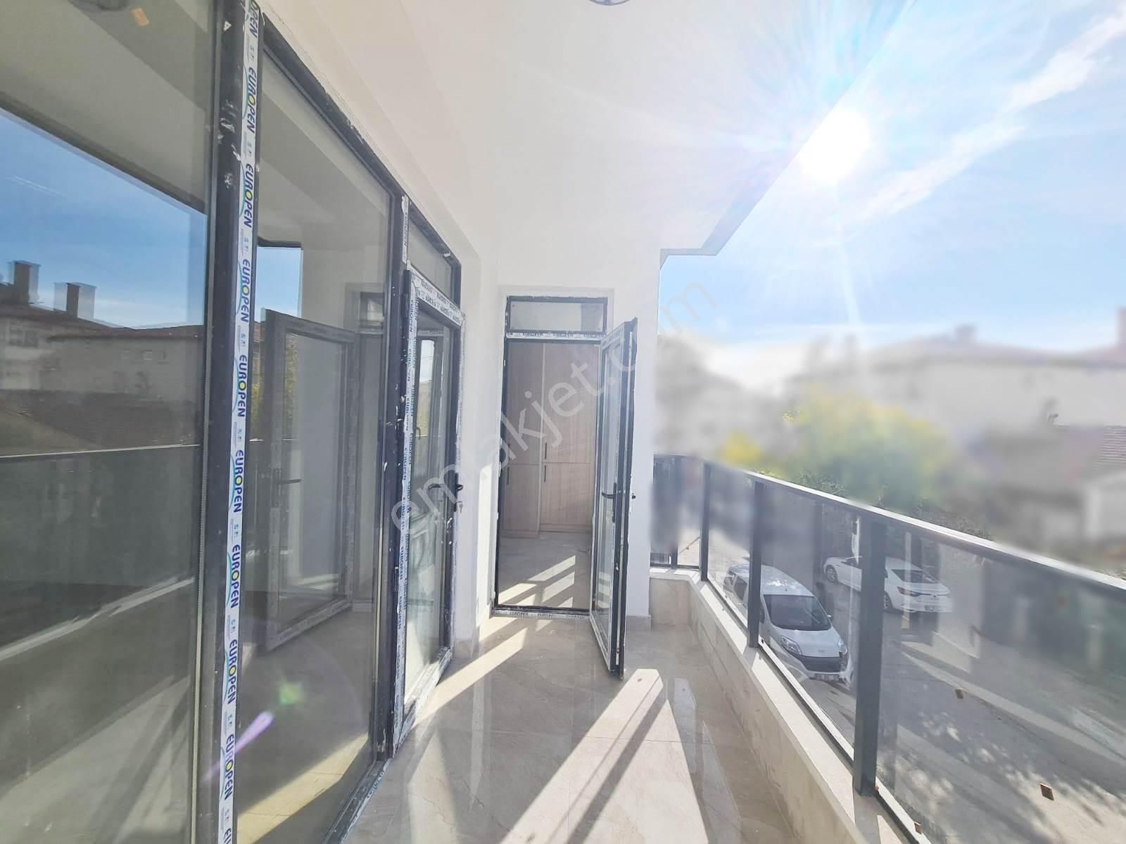 Geniş Mutfak Sevenlere Hanımlar Lokali Yakını Sıfır 3+1 Daire - Görsel 6