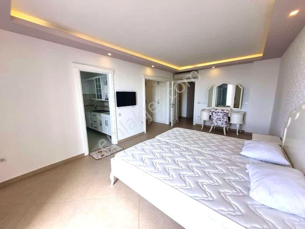 Alanya Bektaş Mahallesi'nde Satılık 5+2 Lüks Müstakil Villa - Görsel 11