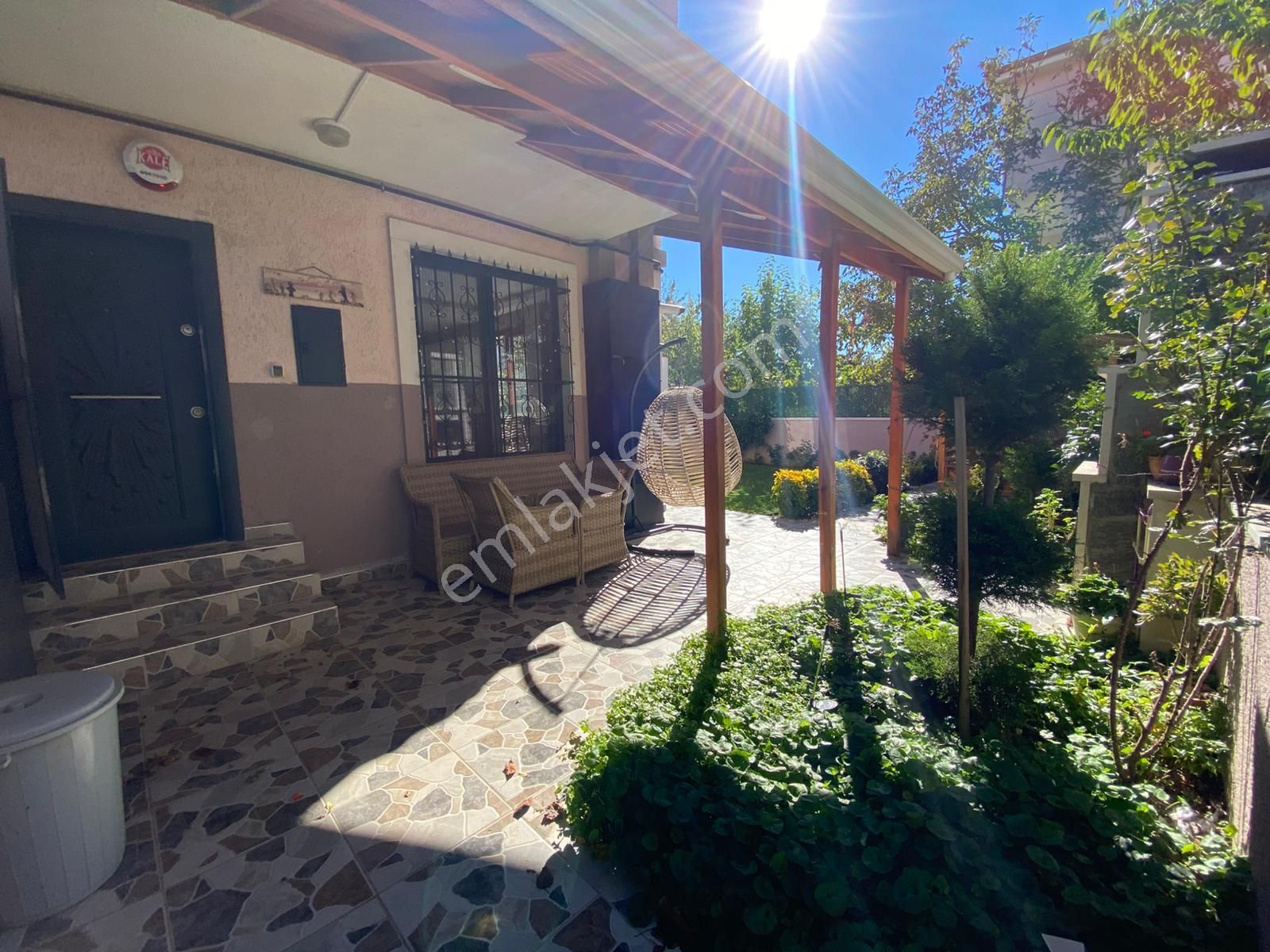 Yeniçiftlikde Denize 300 Metre Mesafede Müstakil 4+1 Lüx Villa - Görsel 15