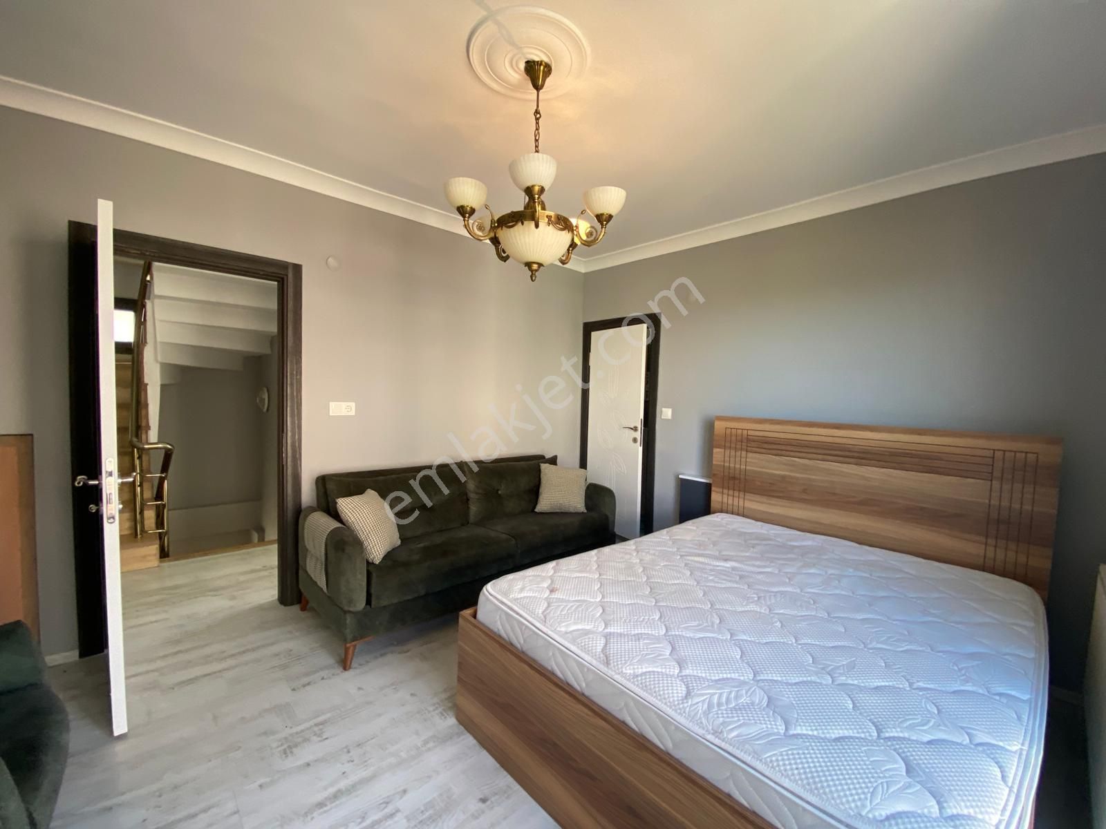 Yeniçiftlikde Denize 300 Metre Mesafede Müstakil 4+1 Lüx Villa - Görsel 24