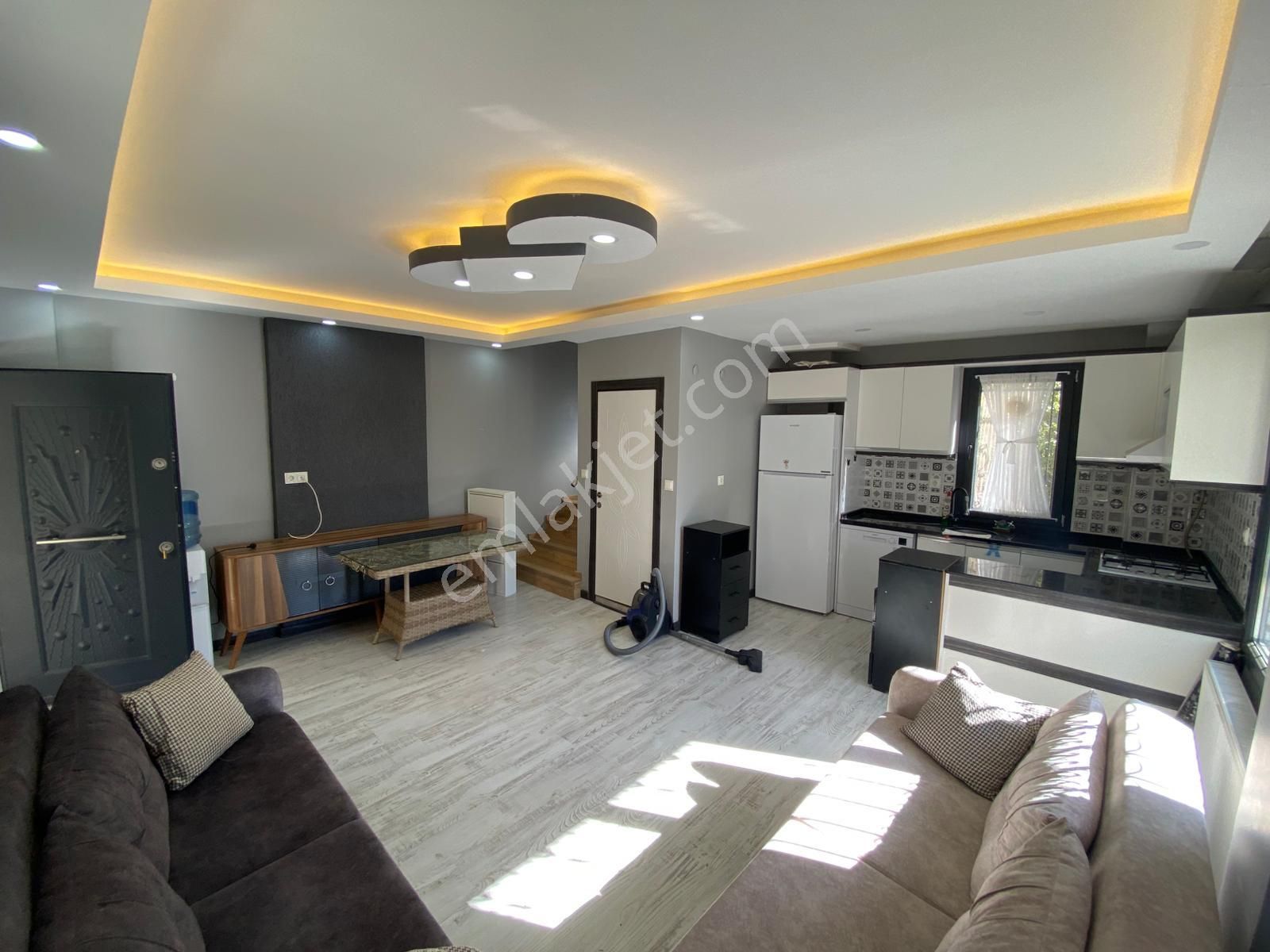 Yeniçiftlikde Denize 300 Metre Mesafede Müstakil 4+1 Lüx Villa - Görsel 27