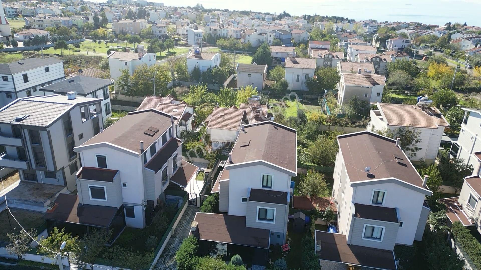 Yeniçiftlikde Denize 300 Metre Mesafede Müstakil 4+1 Lüx Villa - Görsel 5