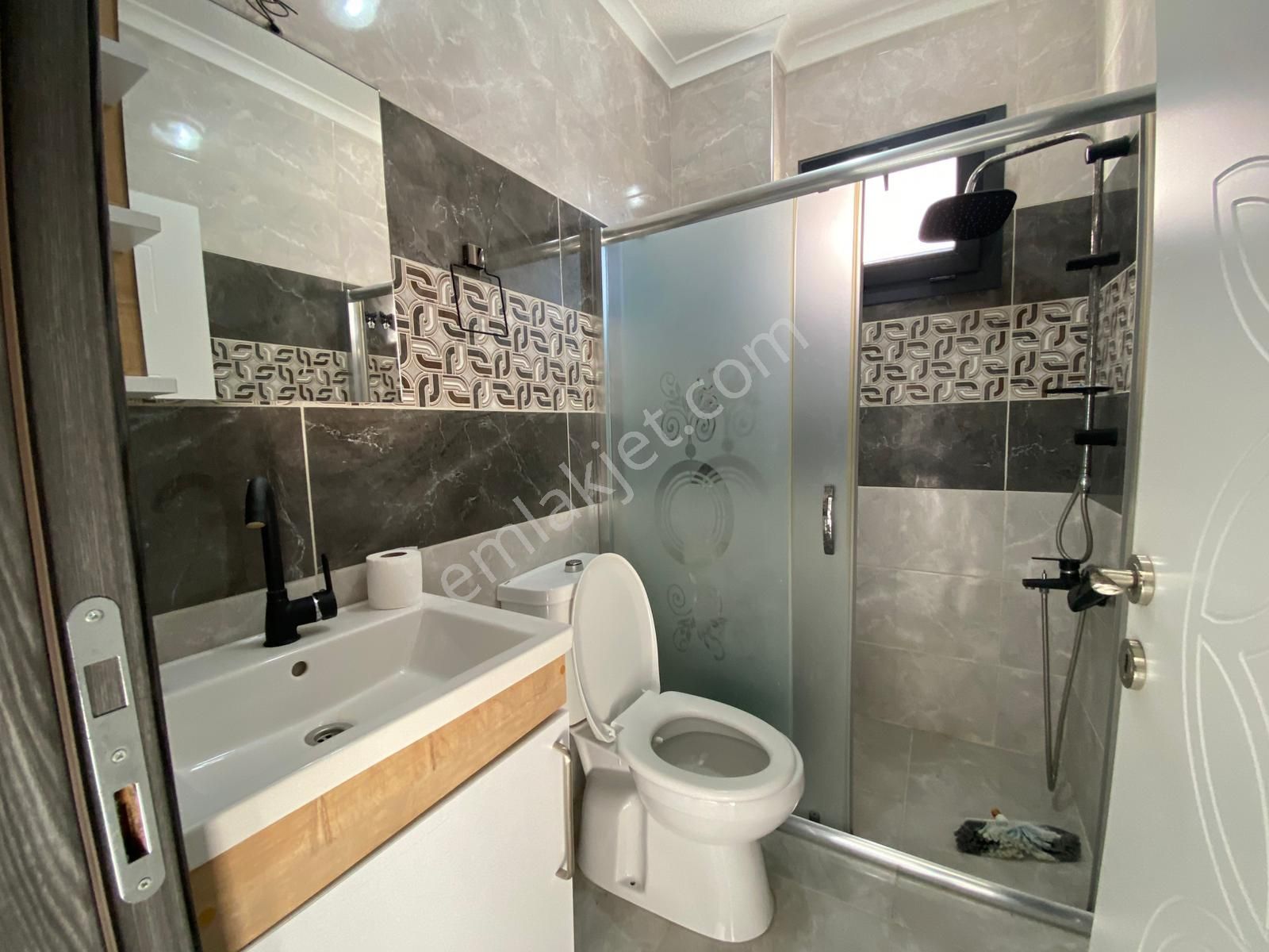 Yeniçiftlikde Denize 300 Metre Mesafede Müstakil 4+1 Lüx Villa - Görsel 9