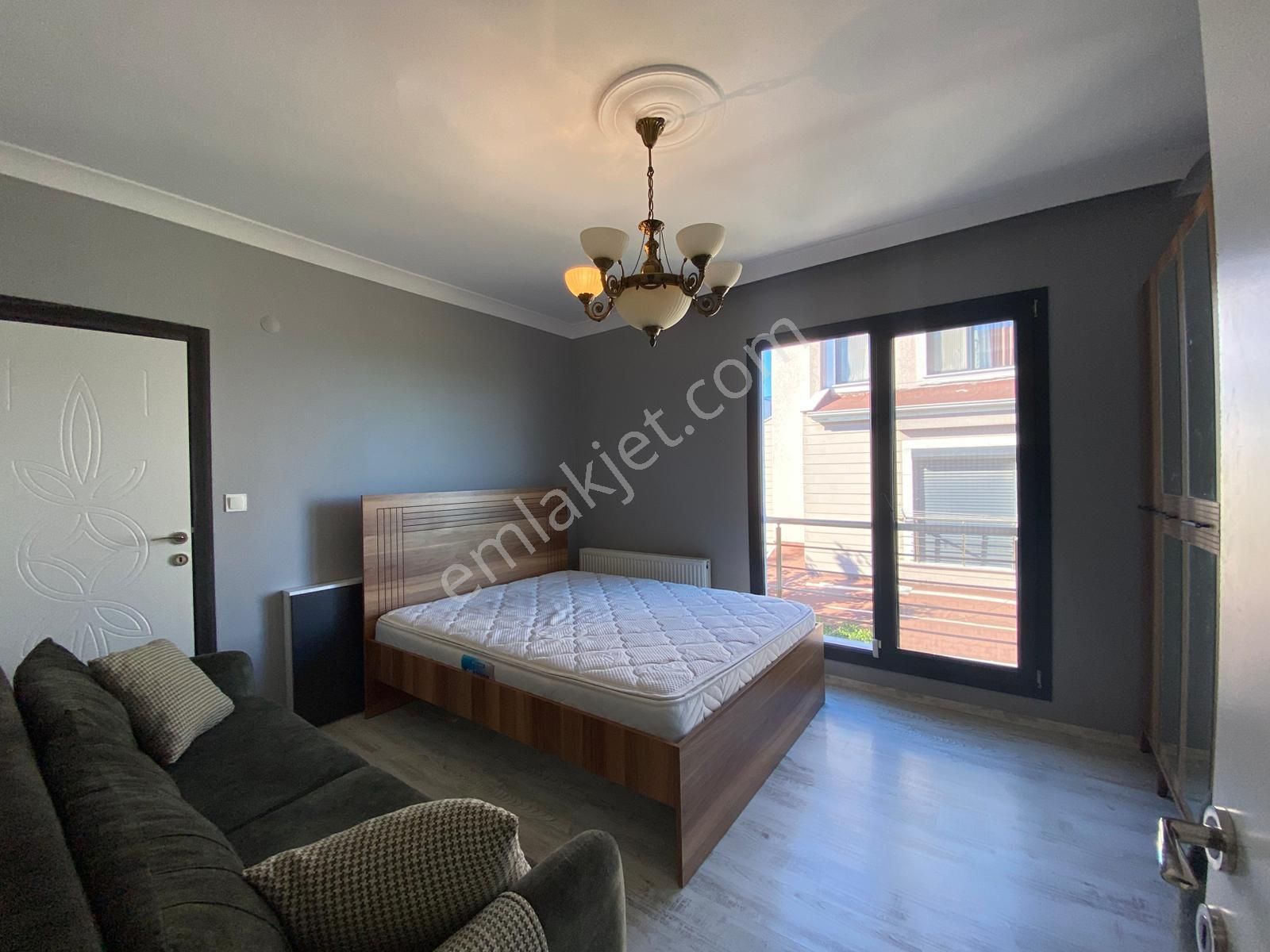 Yeniçiftlikde Denize 300 Metre Mesafede Müstakil 4+1 Lüx Villa - Görsel 7