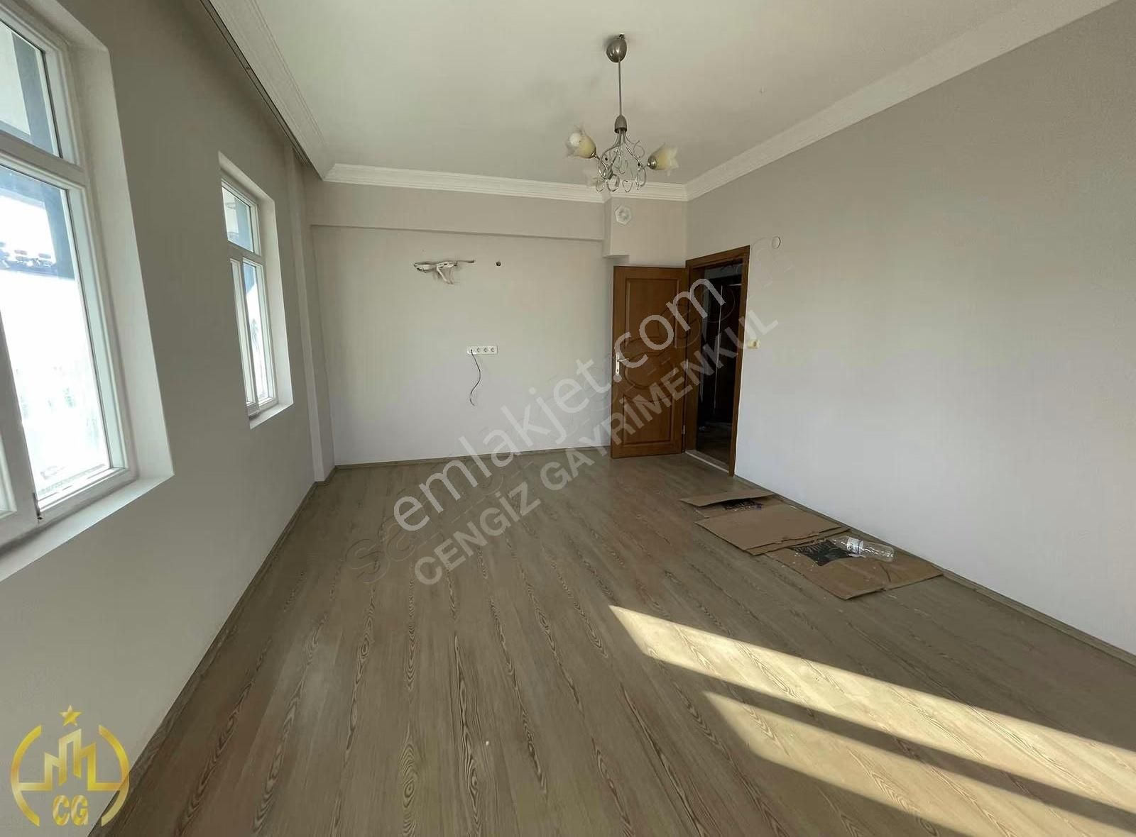 Ilıca Merkezde Geniş Ferah 3+1 Kiralık Daire - Görsel 5