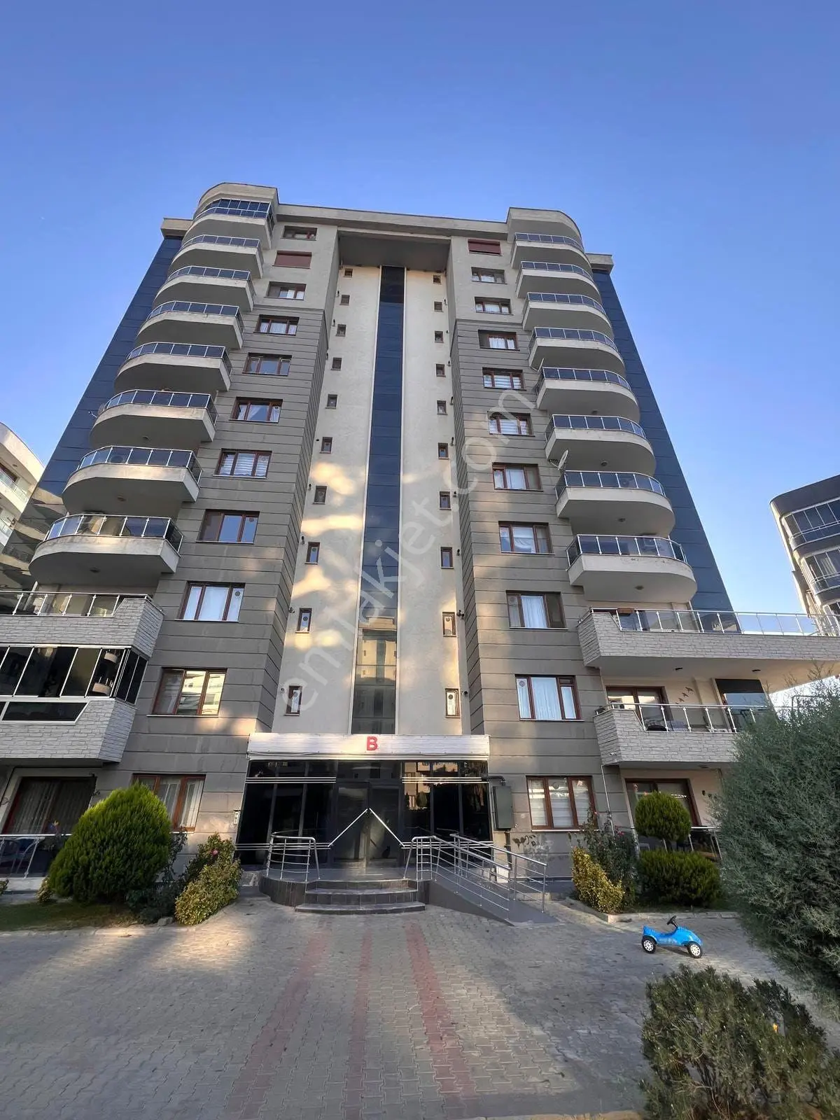 Manisa Yunusemre Güzelyurt Mh.3,5+1 Geniş Kullanışlı Site İçinde Ara Kat Satılık Daire - Görsel 5