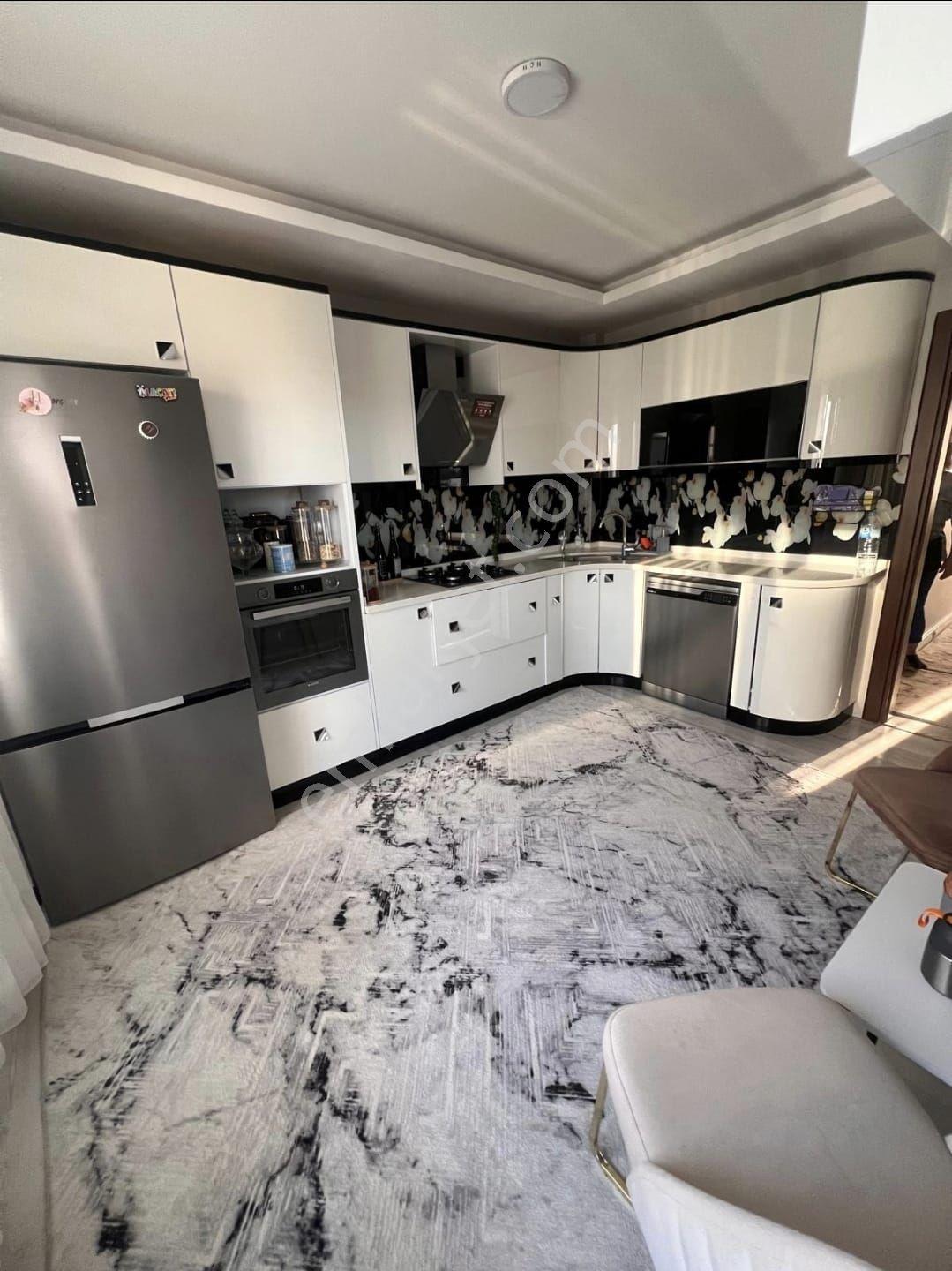 Manisa Yunusemre Güzelyurt Mh.3,5+1 Geniş Kullanışlı Site İçinde Ara Kat Satılık Daire - Görsel 3