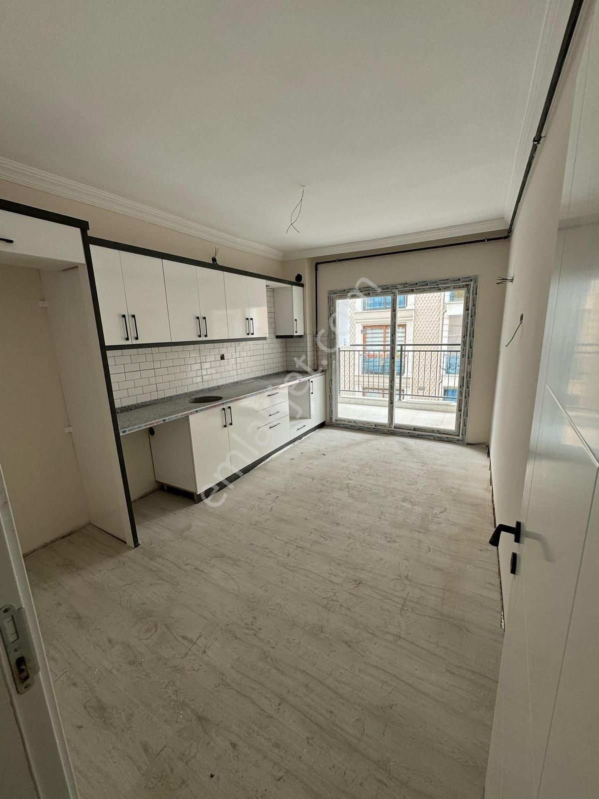 Manisa Salihli De Acil Satılık 3+1 Daire