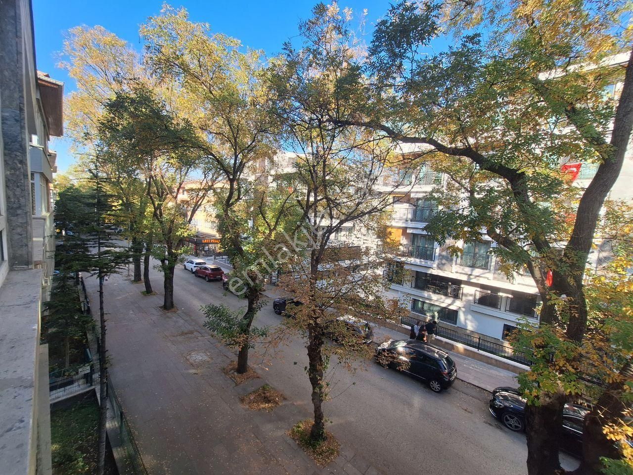 Bahçelievler'de 3+1 Ara Katta, Ön Cephe, Kapalı Balkonlu - Görsel 9