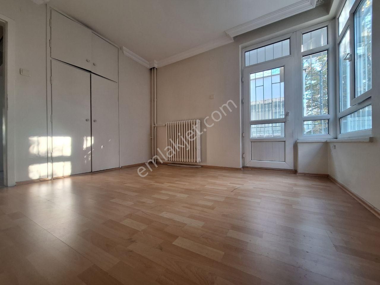 Bahçelievler'de 3+1 Ara Katta, Ön Cephe, Kapalı Balkonlu - Görsel 29