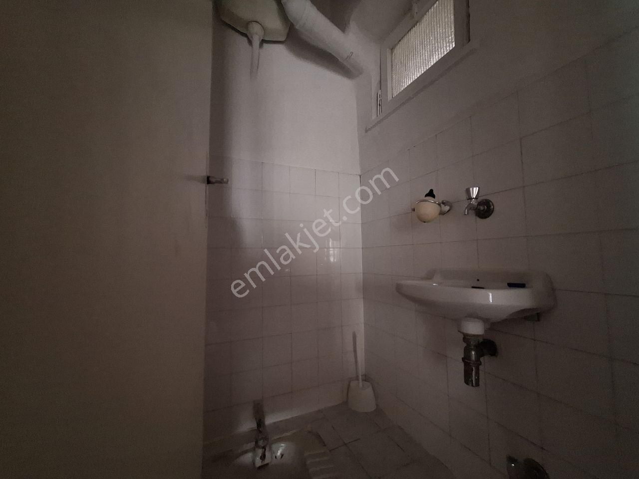 Bahçelievler'de 3+1 Ara Katta, Ön Cephe, Kapalı Balkonlu - Görsel 21