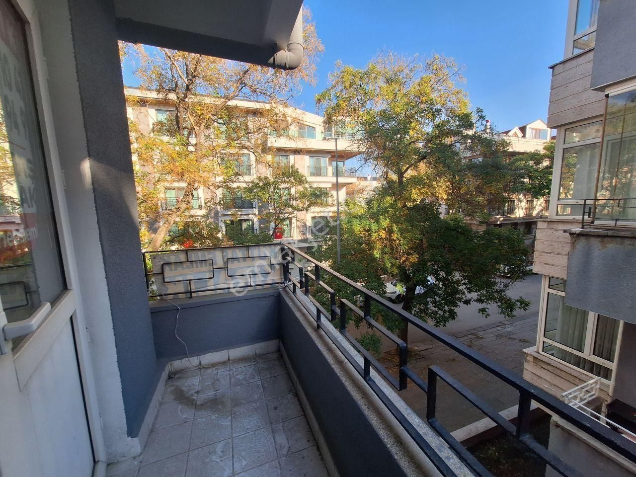 Bahçelievler'de 3+1 Ara Katta, Ön Cephe, Kapalı Balkonlu - Görsel 11