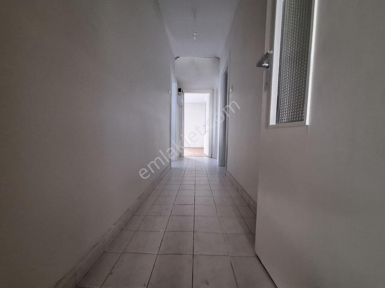 Bahçelievler'de 3+1 Ara Katta, Ön Cephe, Kapalı Balkonlu - Görsel 24