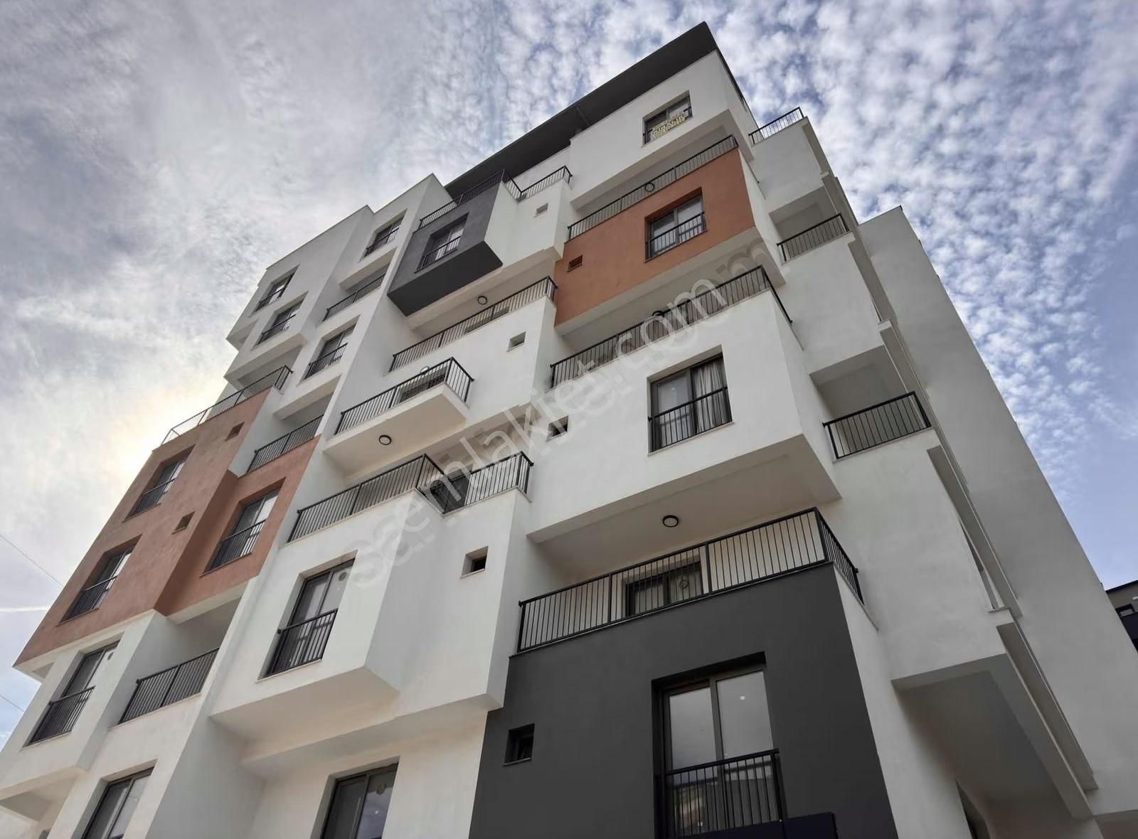 Real Center\\buca Metro Karşısı Arakat Balkonlu Sıfır 1+1 - Görsel 10
