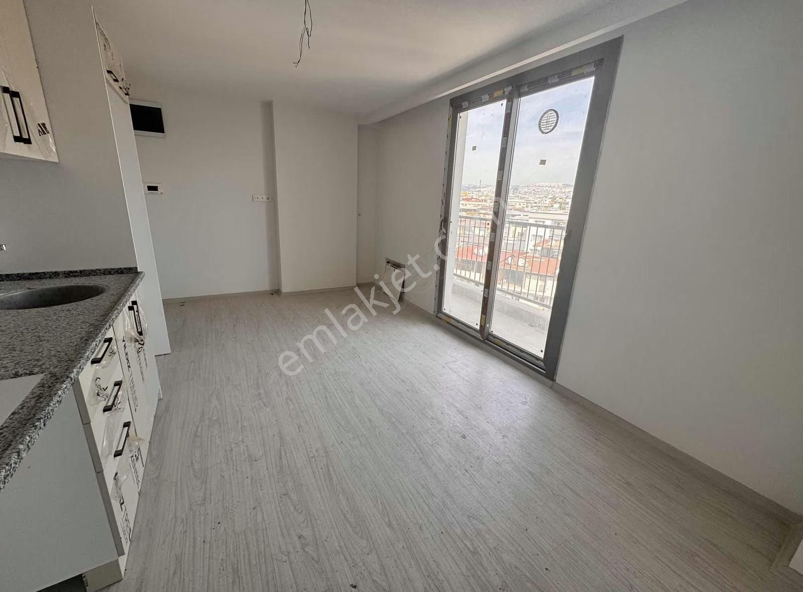Real Center\\buca Metro Karşısı Arakat Balkonlu Sıfır 1+1 - Görsel 14