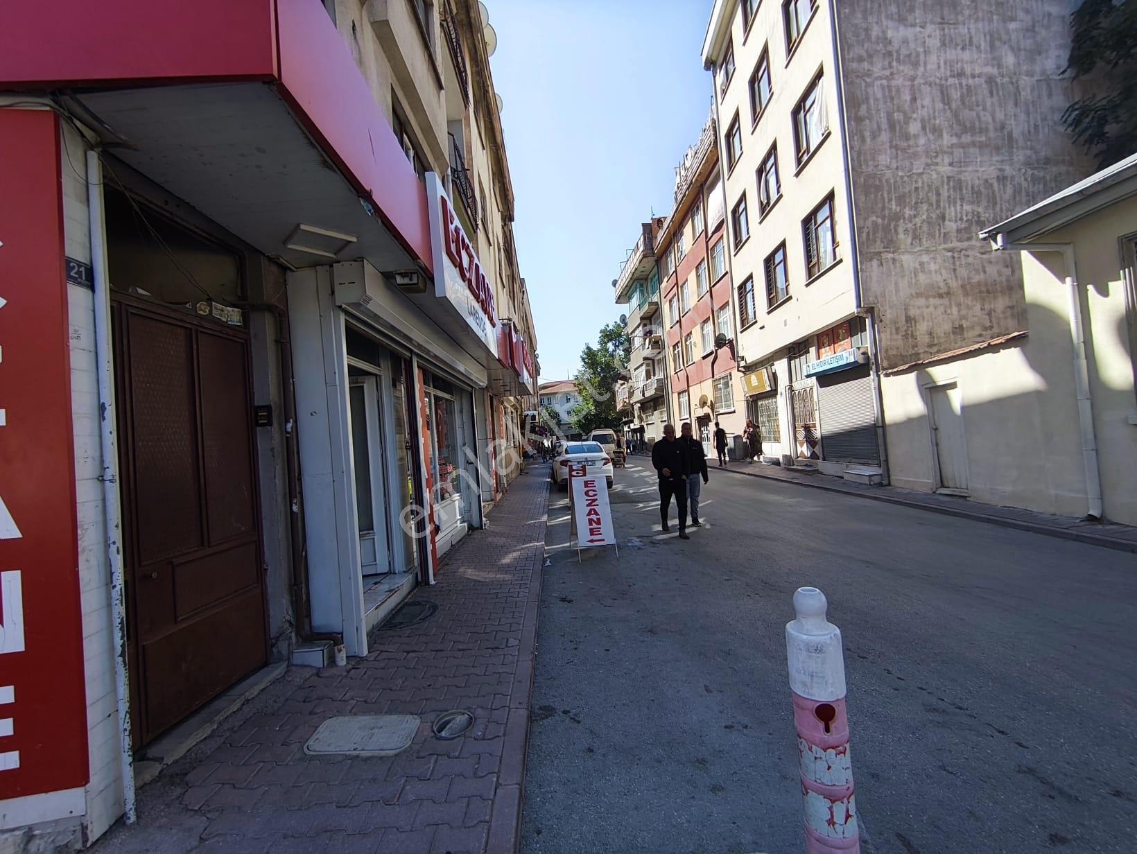 Merkez Valilik Karşısı Şems Cad. Üzerinde Yatırımlık 40m2 Dükkan - Görsel 4