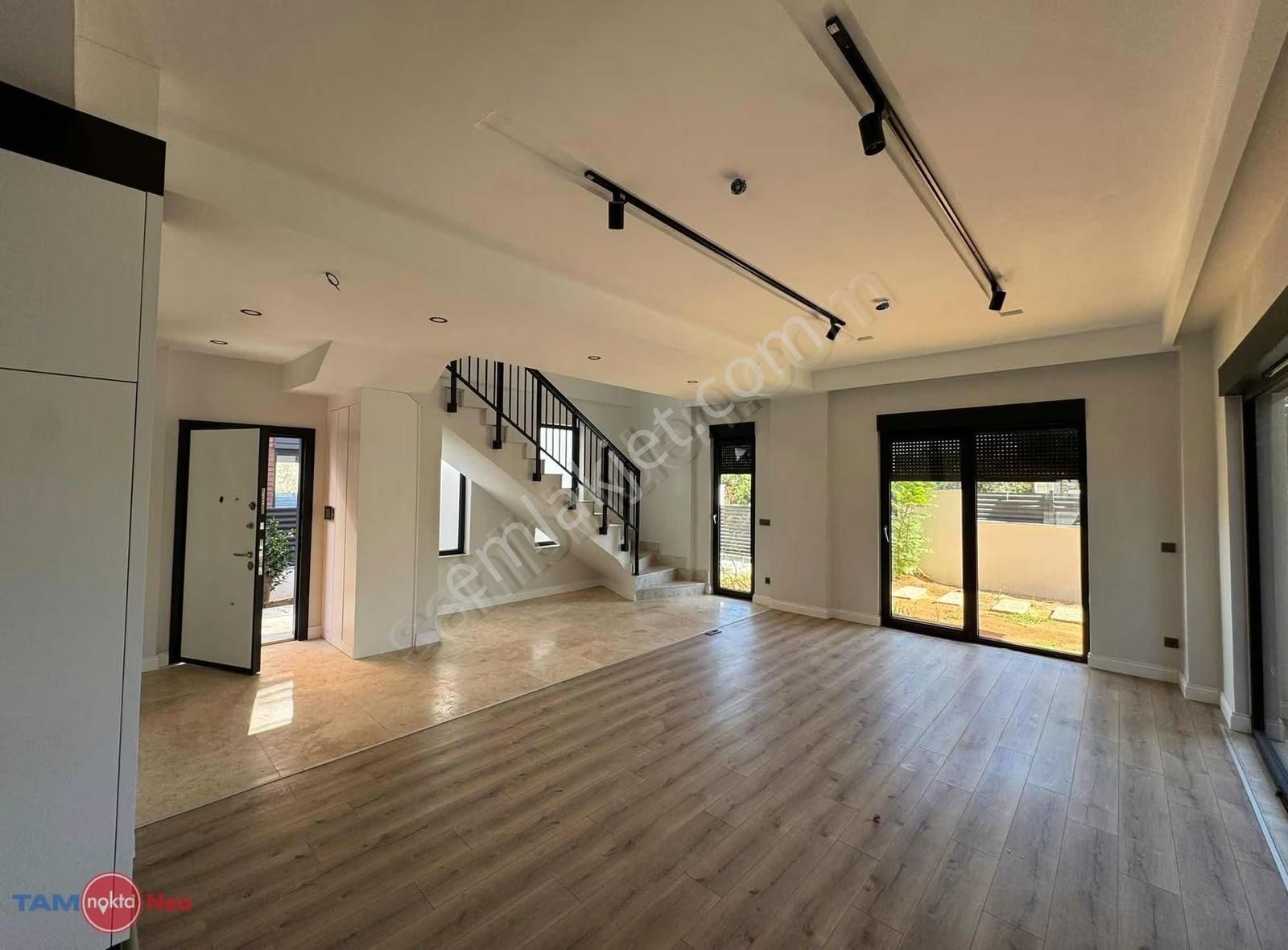 Geniş Bahçeli, Havuzlu Müstakil 5+1 Villa - Görsel 5