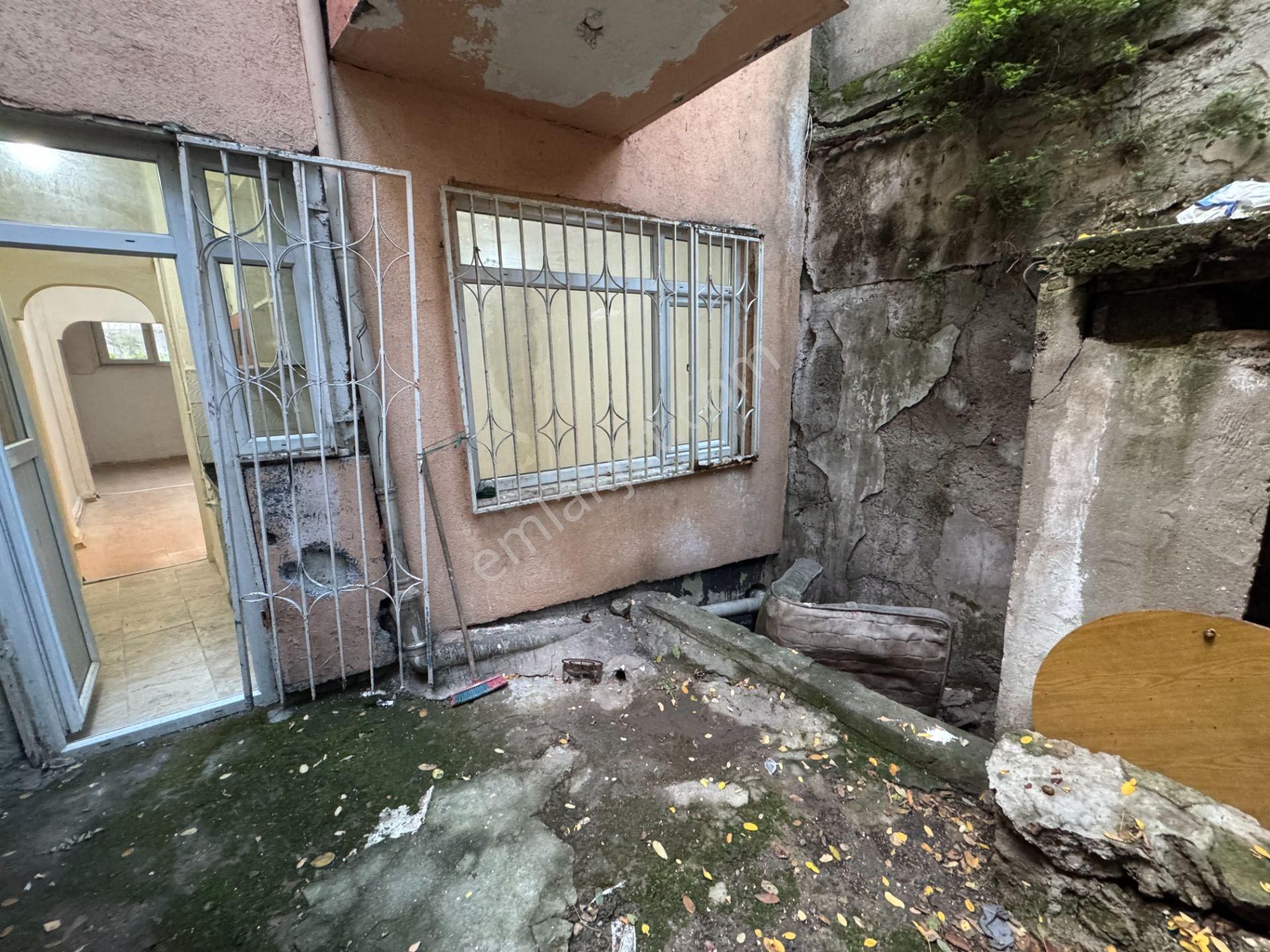 Turyap' Tan Fatih Karagümrük' Te Cadde Üzeri Bahçeli Satılık Daire - Görsel 8