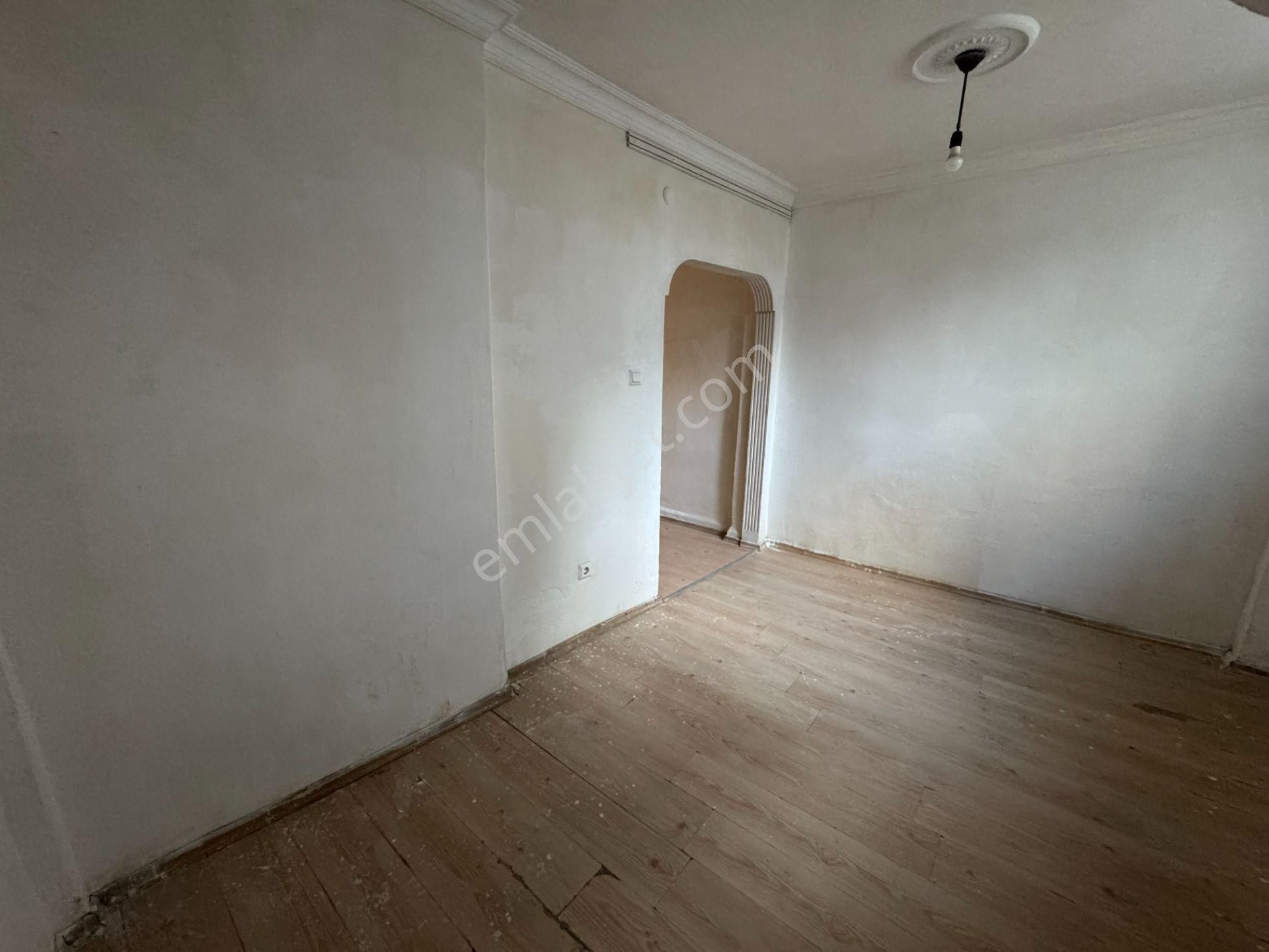 Turyap' Tan Fatih Karagümrük' Te Cadde Üzeri Bahçeli Satılık Daire - Görsel 15