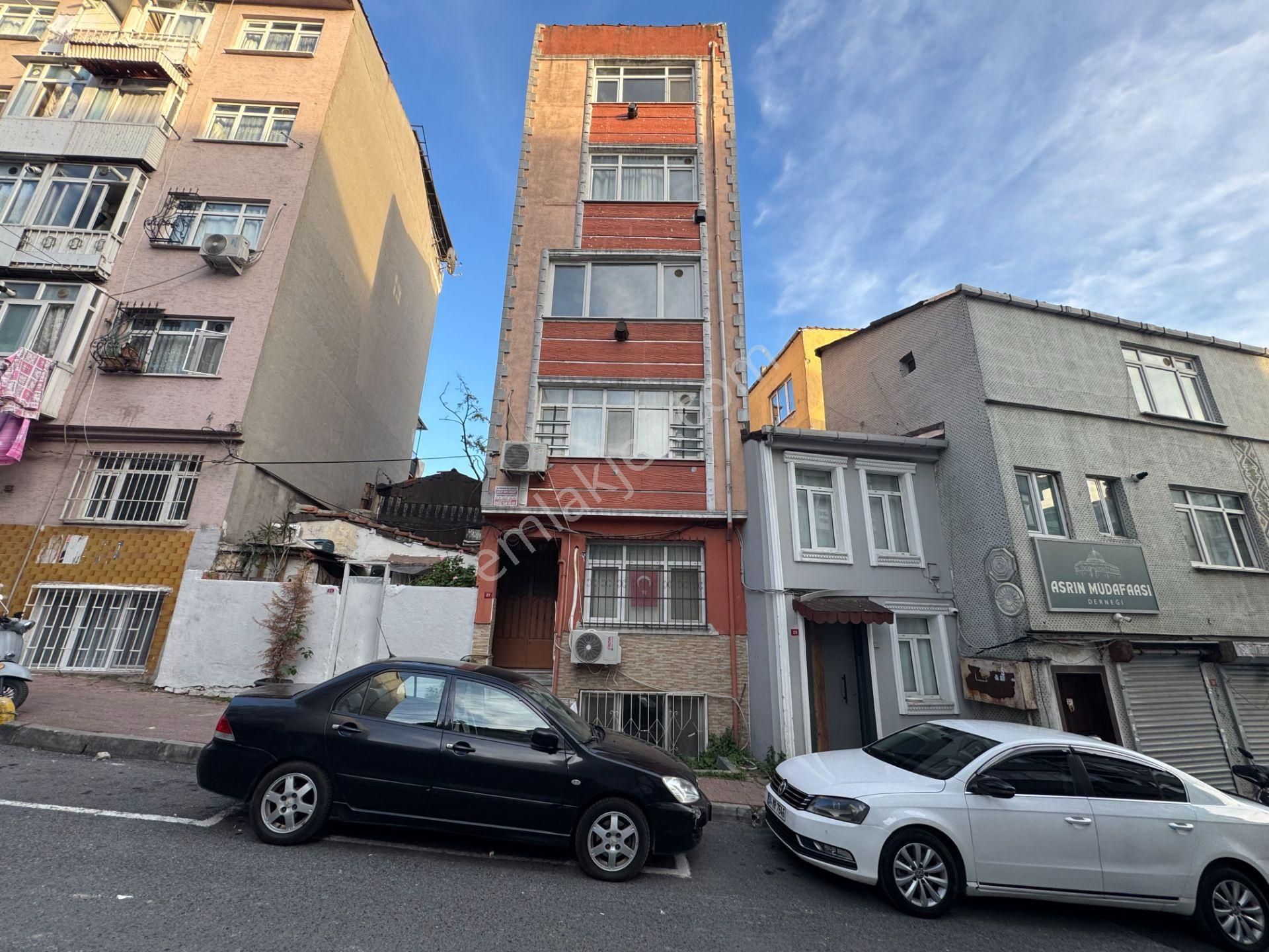 Turyap' Tan Fatih Karagümrük' Te Cadde Üzeri Bahçeli Satılık Daire - Görsel 11