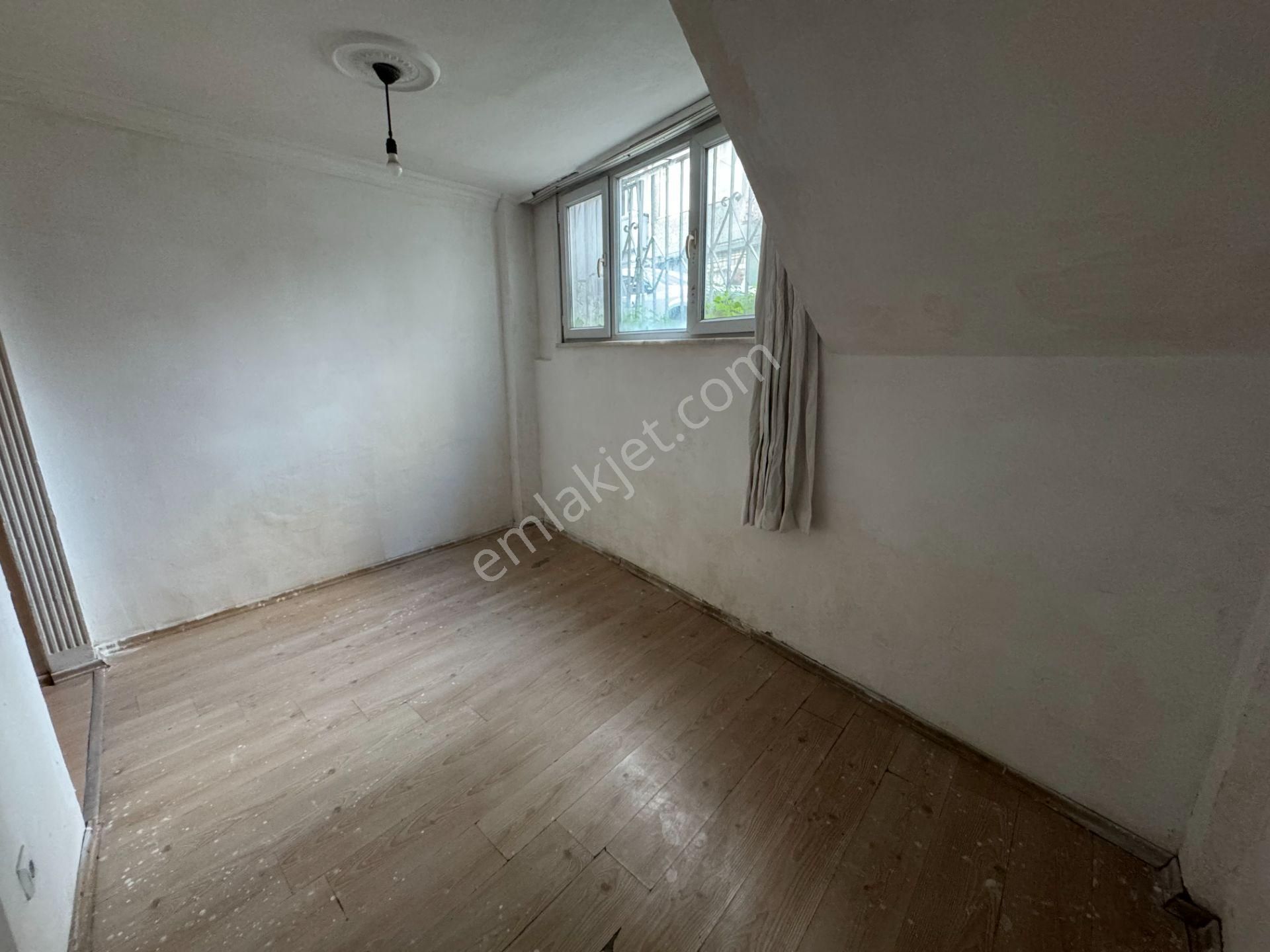 Turyap' Tan Fatih Karagümrük' Te Cadde Üzeri Bahçeli Satılık Daire - Görsel 14