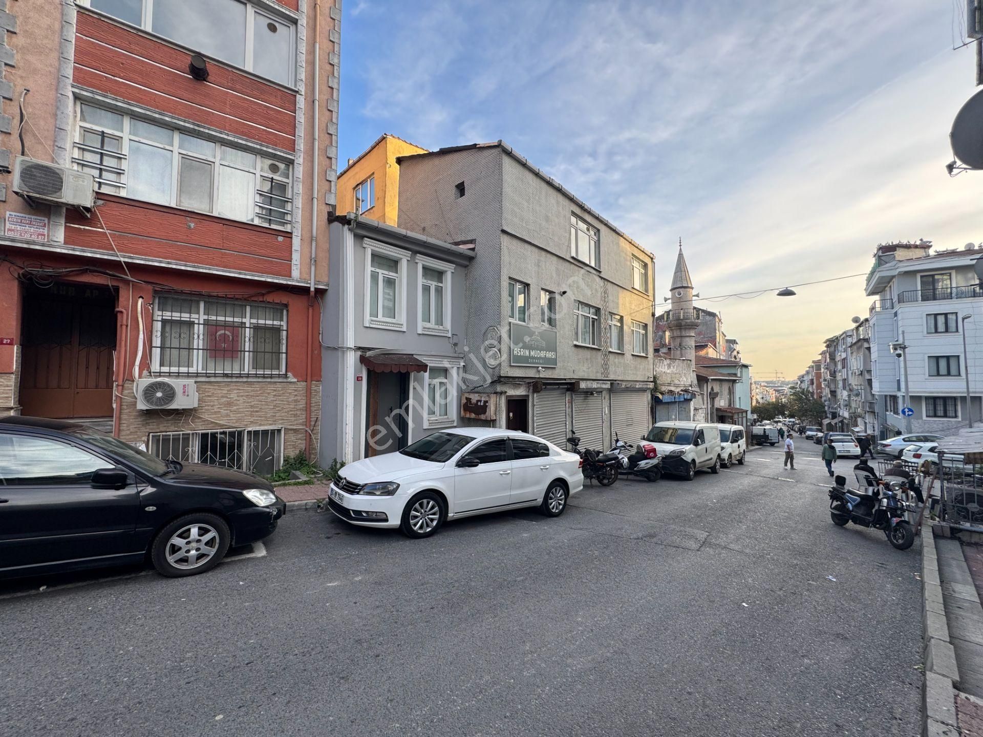 Turyap' Tan Fatih Karagümrük' Te Cadde Üzeri Bahçeli Satılık Daire - Görsel 10