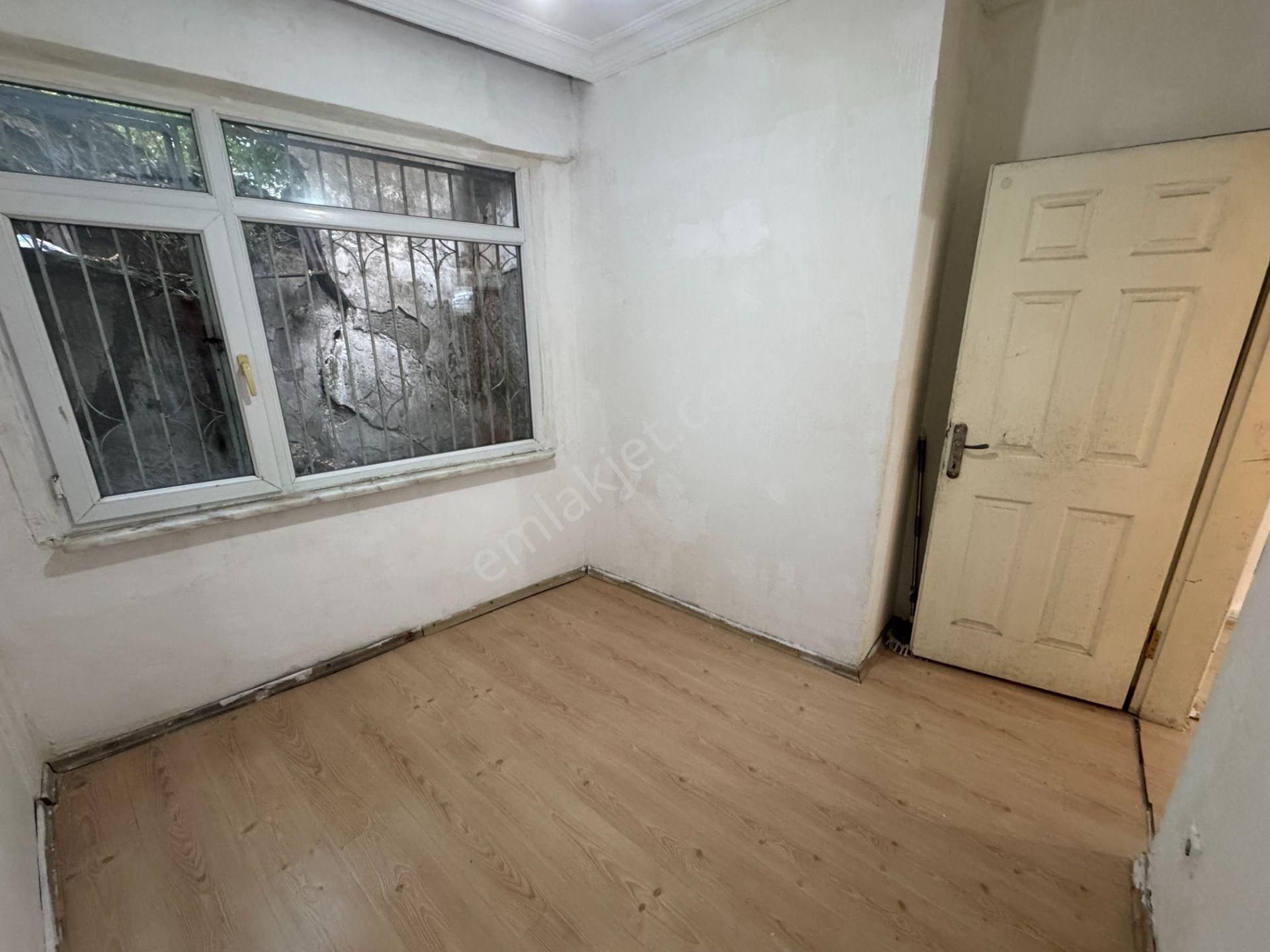 Turyap' Tan Fatih Karagümrük' Te Cadde Üzeri Bahçeli Satılık Daire - Görsel 4