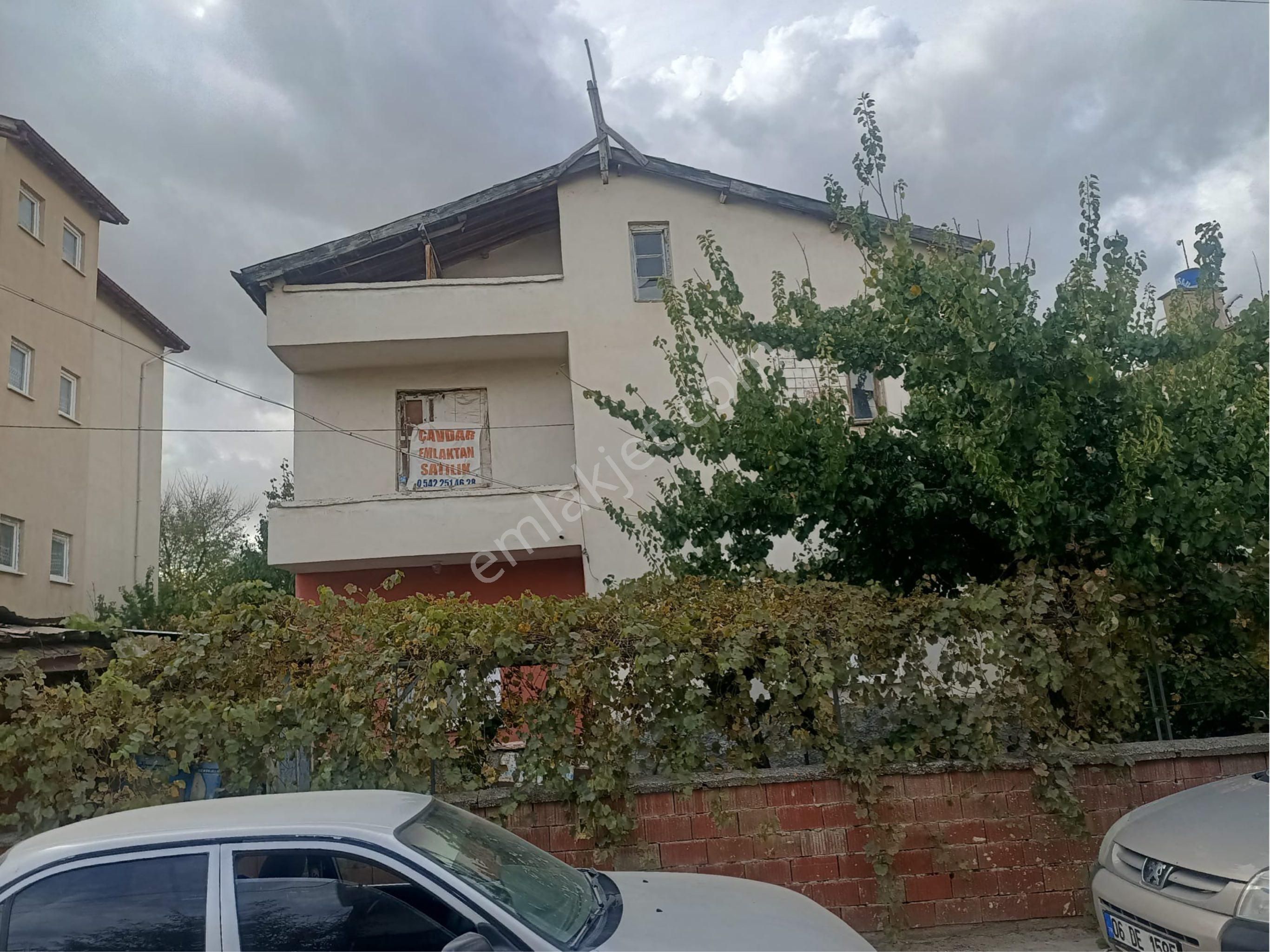 Çavdar Emlak’tan Satılık Bahçeli İki Katlı Müstakil Ev - Görsel 3