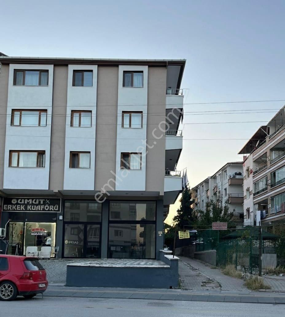 Sahibinden Satılık 180m2 Ön Alanı Kapanabilir 110m2 Dükkan - Görsel 2