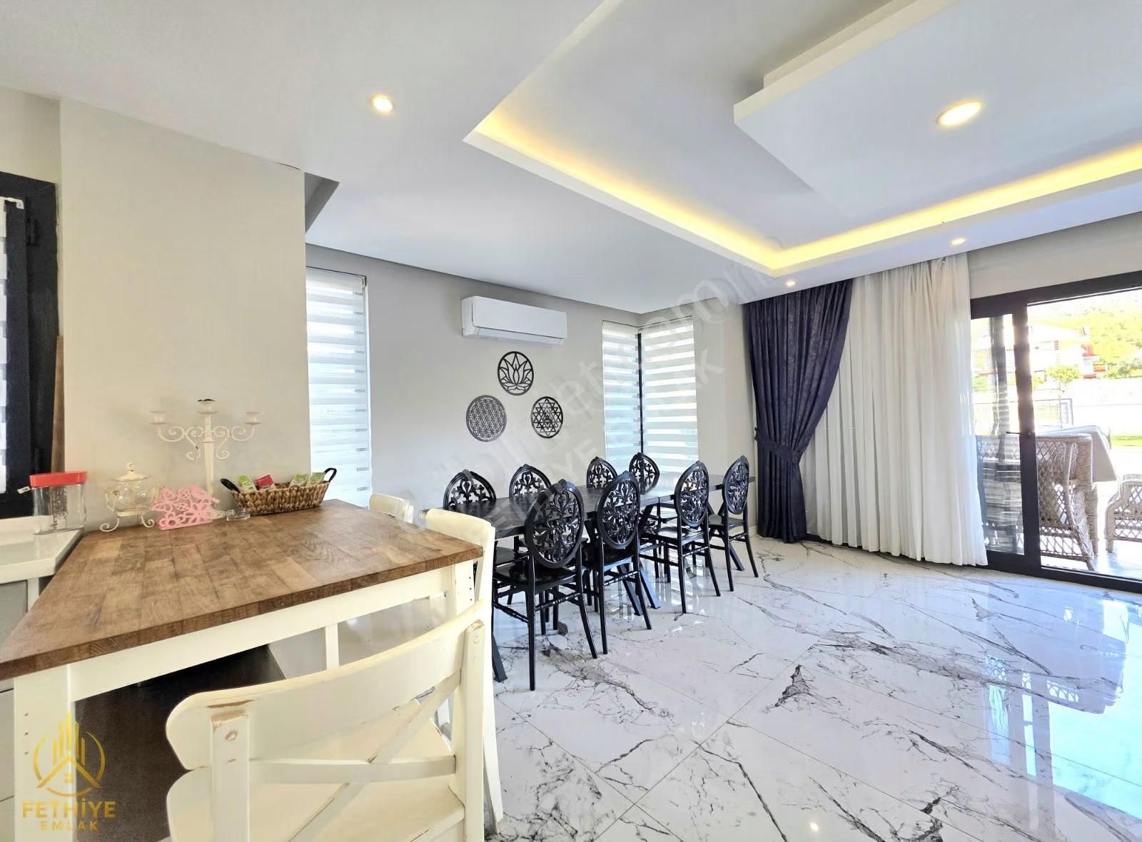 Fethiye Çiftlik Mahallesinde 10+1 490m2 Havuzlu Bahçeli Villa - Görsel 13