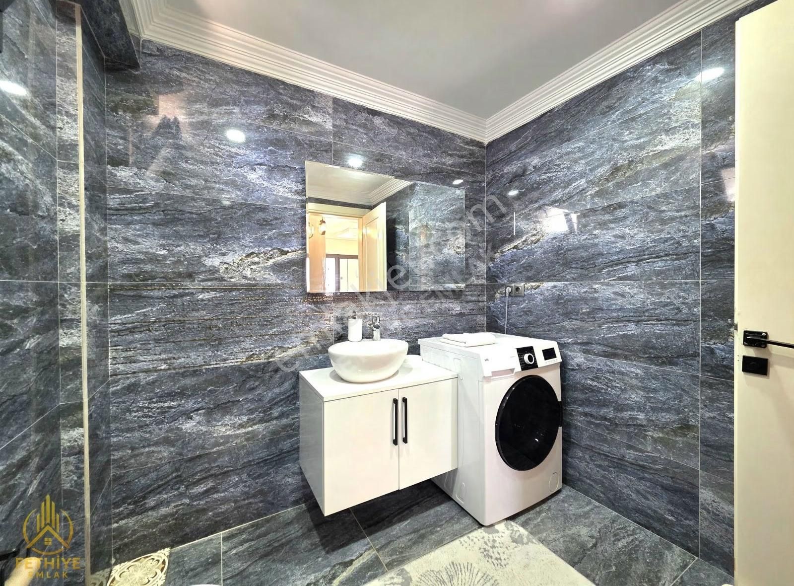 Fethiye Çiftlik Mahallesinde 10+1 490m2 Havuzlu Bahçeli Villa - Görsel 4