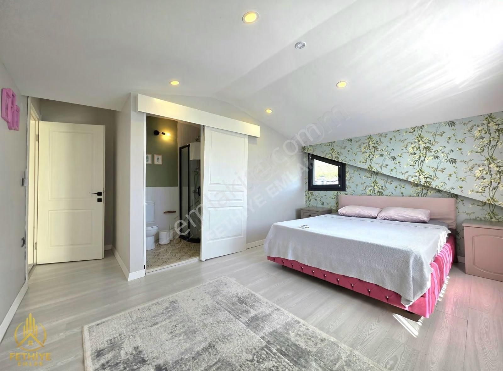 Fethiye Çiftlik Mahallesinde 10+1 490m2 Havuzlu Bahçeli Villa - Görsel 6