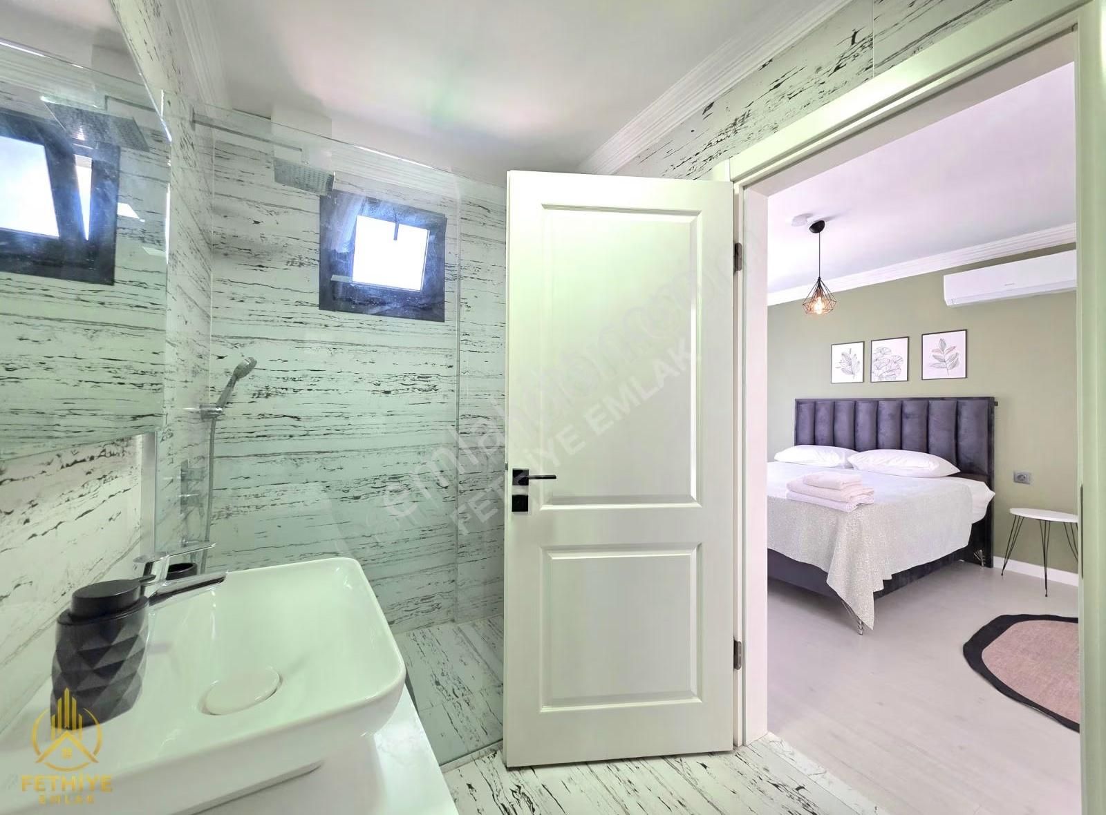 Fethiye Çiftlik Mahallesinde 10+1 490m2 Havuzlu Bahçeli Villa - Görsel 30