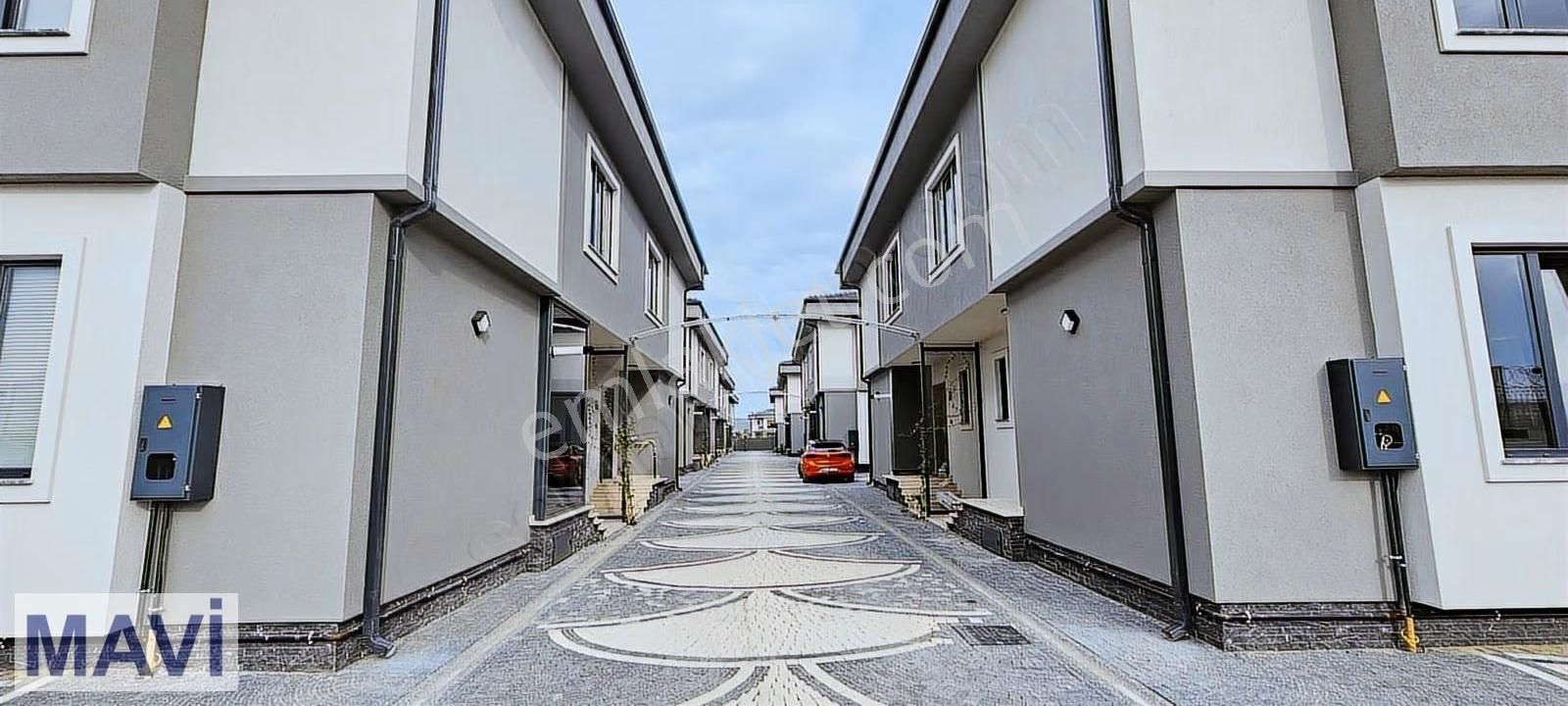 Remax Mavi'den 5+1 Akıllı Sistem Kiralık Lüks Villa - Görsel 2