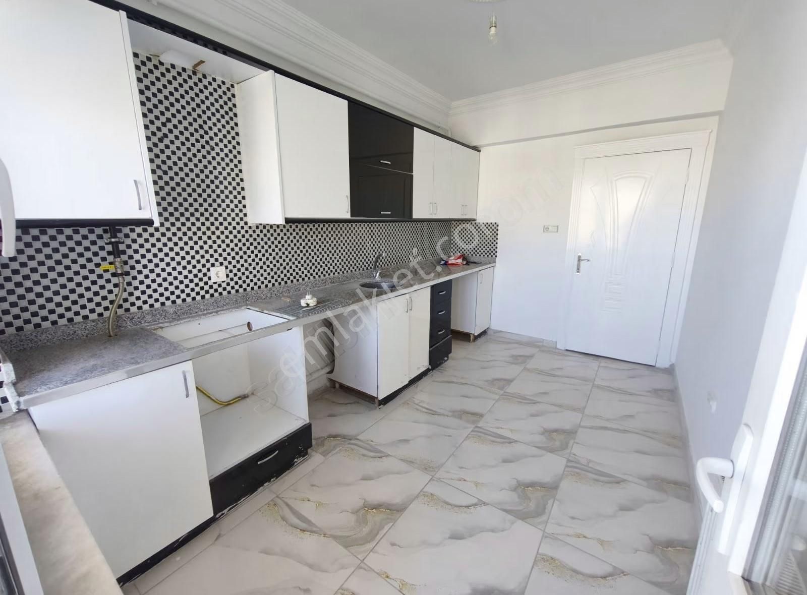 Seyran Emlak'tan Gaziray Yanında Satılık Çok Geniş 3+1 Daire - Görsel 10