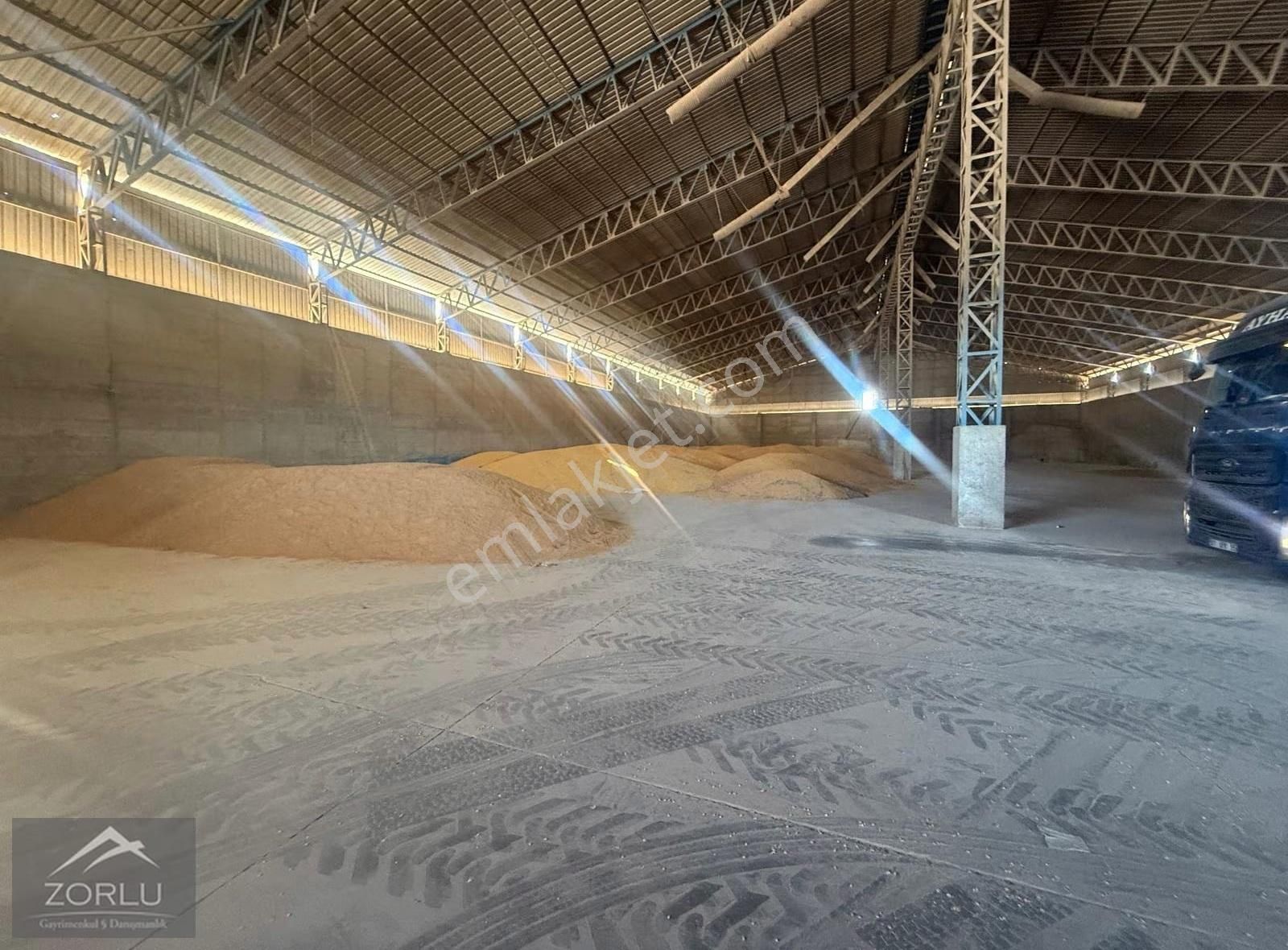 Zorlu Gayrimenkul'den Ceyhan'da 4000m2 Yıllık Kiralık Depolama - Görsel 16