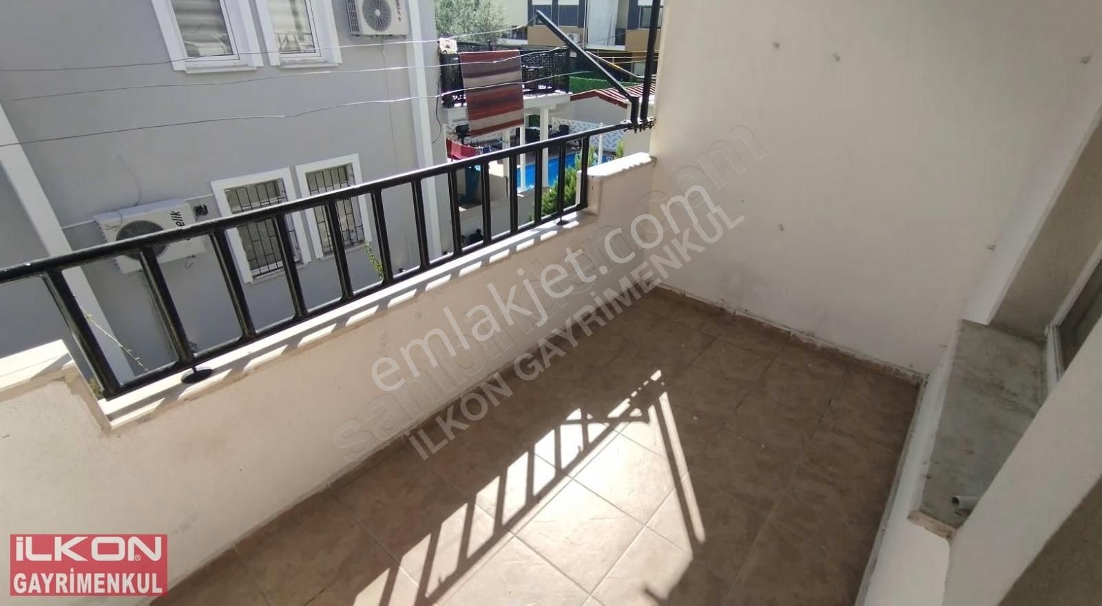 İlkon'dan Foça'da Havuzlu Sitede Satılık 3+1 Çatı Dubleks Daire - Görsel 5