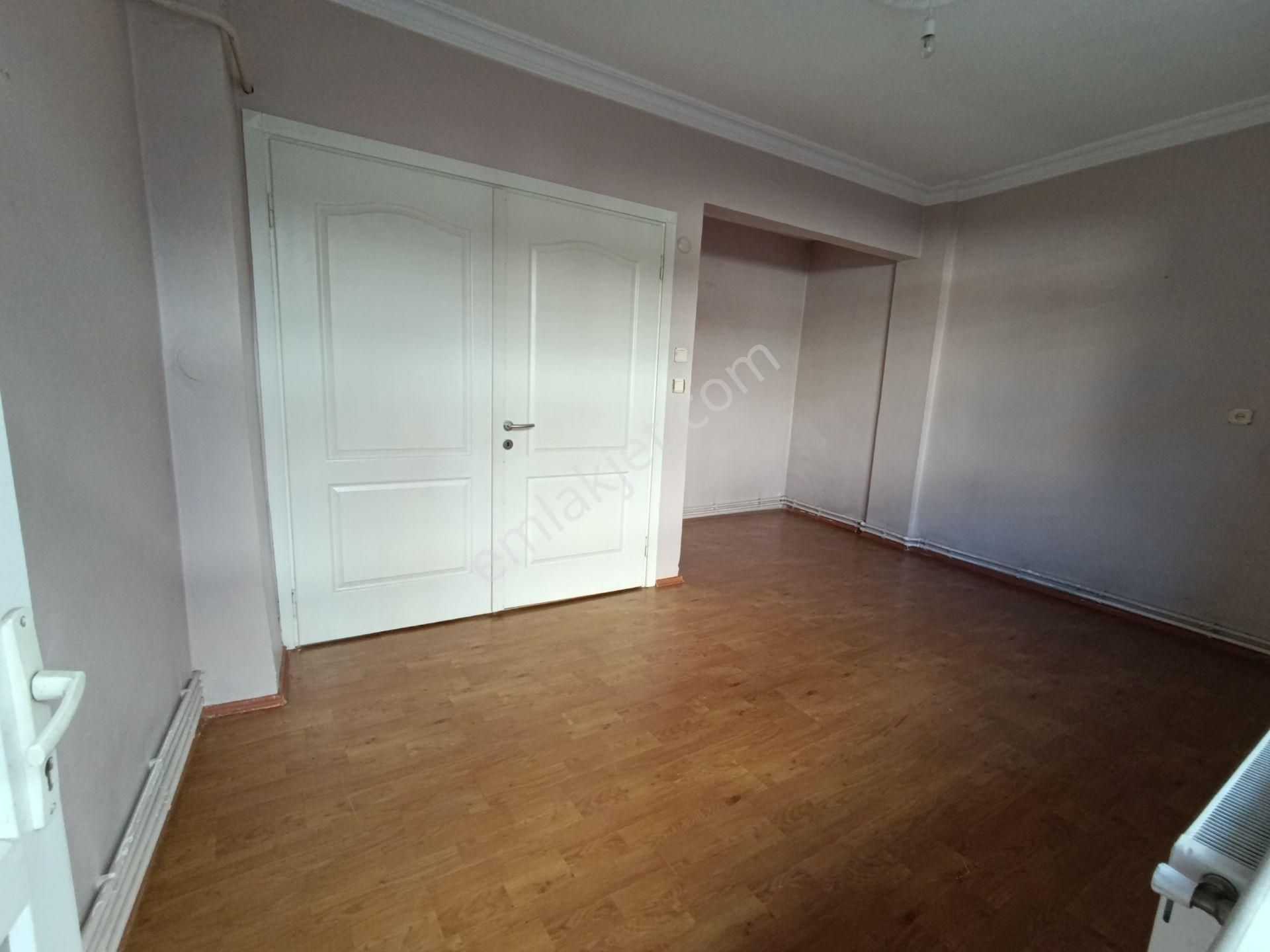 Çınarlı Merkezde, Aileye Uygun Ve Ekonomik Fiyatlı Ara Kat Aile Apt. – Ayça Emlak’tan - Görsel 7