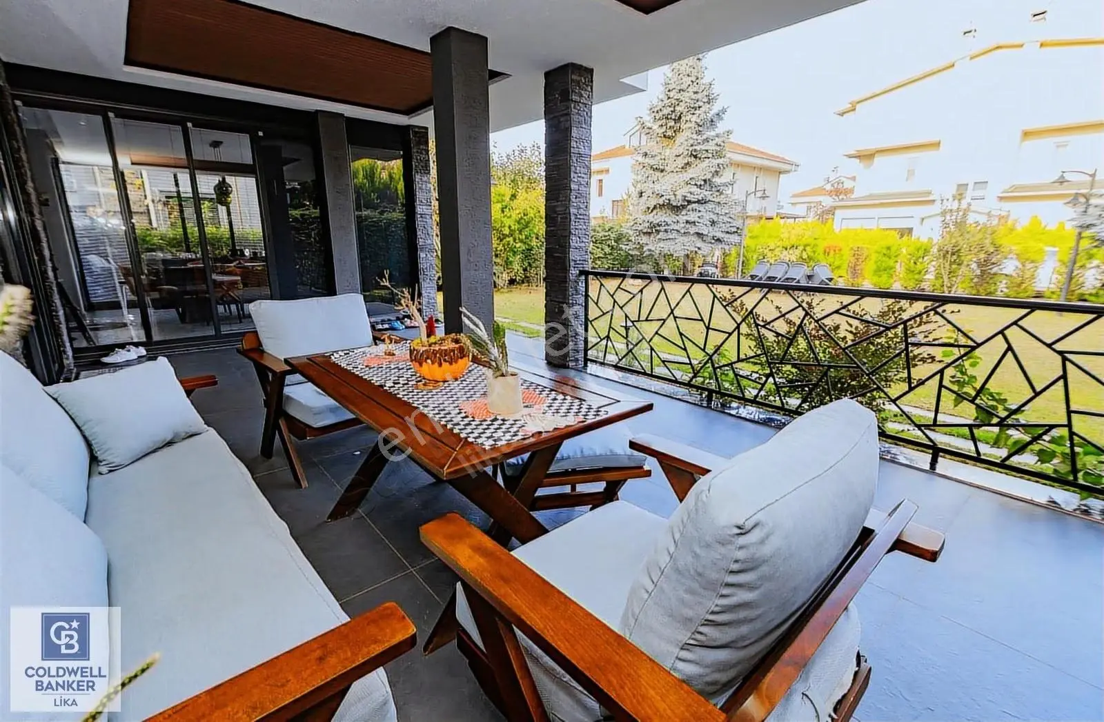 Trabzon Kule Sitesi'nde Geniş Bahçeli Masrafsız Lüks Villa - Görsel 5