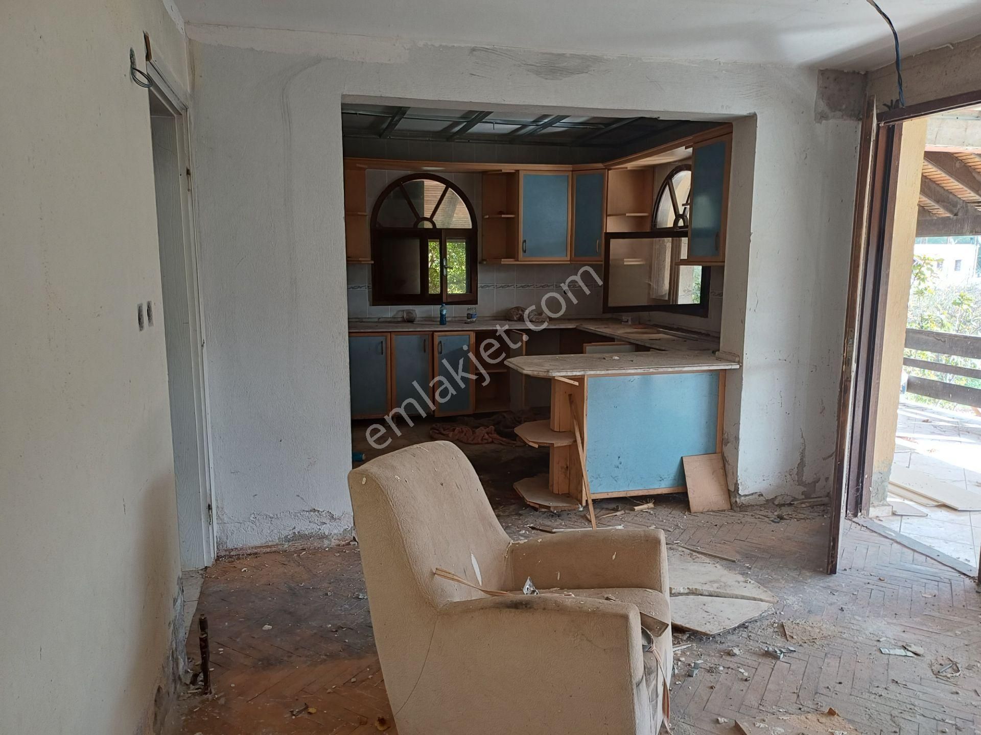 İzmir Menderes Yeniköyde 5685 M2 Tek Tapu Malikhane Ev Bahçe Bakımsız - Görsel 19