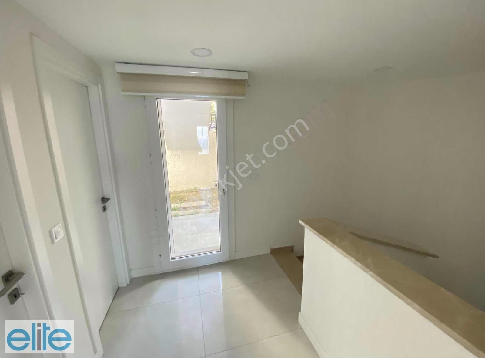 Muğla Bodrum Milas Boğaziçi Lüks Sitede Köşe Geniş Bahçe Dubleks - Görsel 8