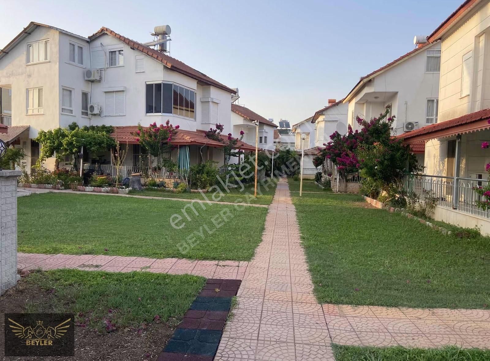 Boğazkent Denize Yürüme Mesafesinde Eşyalı Satılık 3+1 Villa - Görsel 2