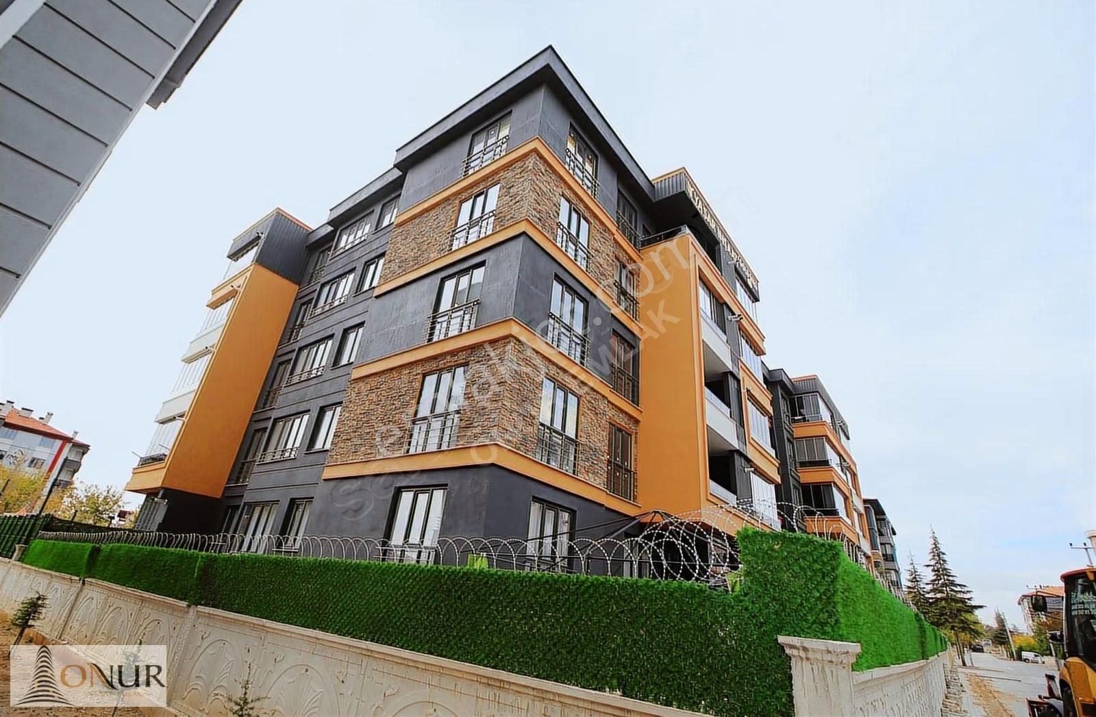 Onur Emlak Alpaslan Mah.site İçi Kapalı Otoparklı 4+1 Daire