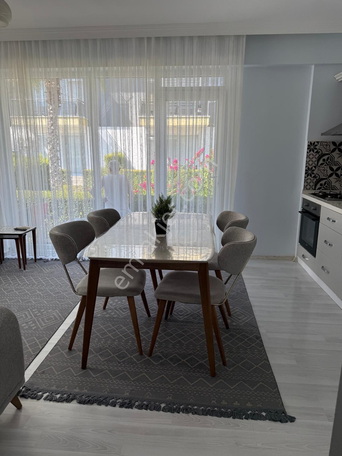 Piramit Papatya 1 Sitesinde, Klimalı, Eşyalı 2+1 Bahçe Katı Daire! - Görsel 13