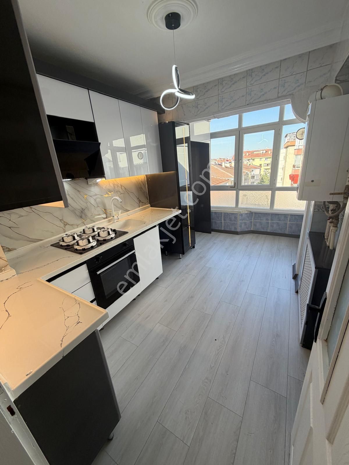 Bayram Gayrimenkul Pınarbaşı Mah 3+1 Ara Katta Asansörlü Full Yapılı Satılık Daire