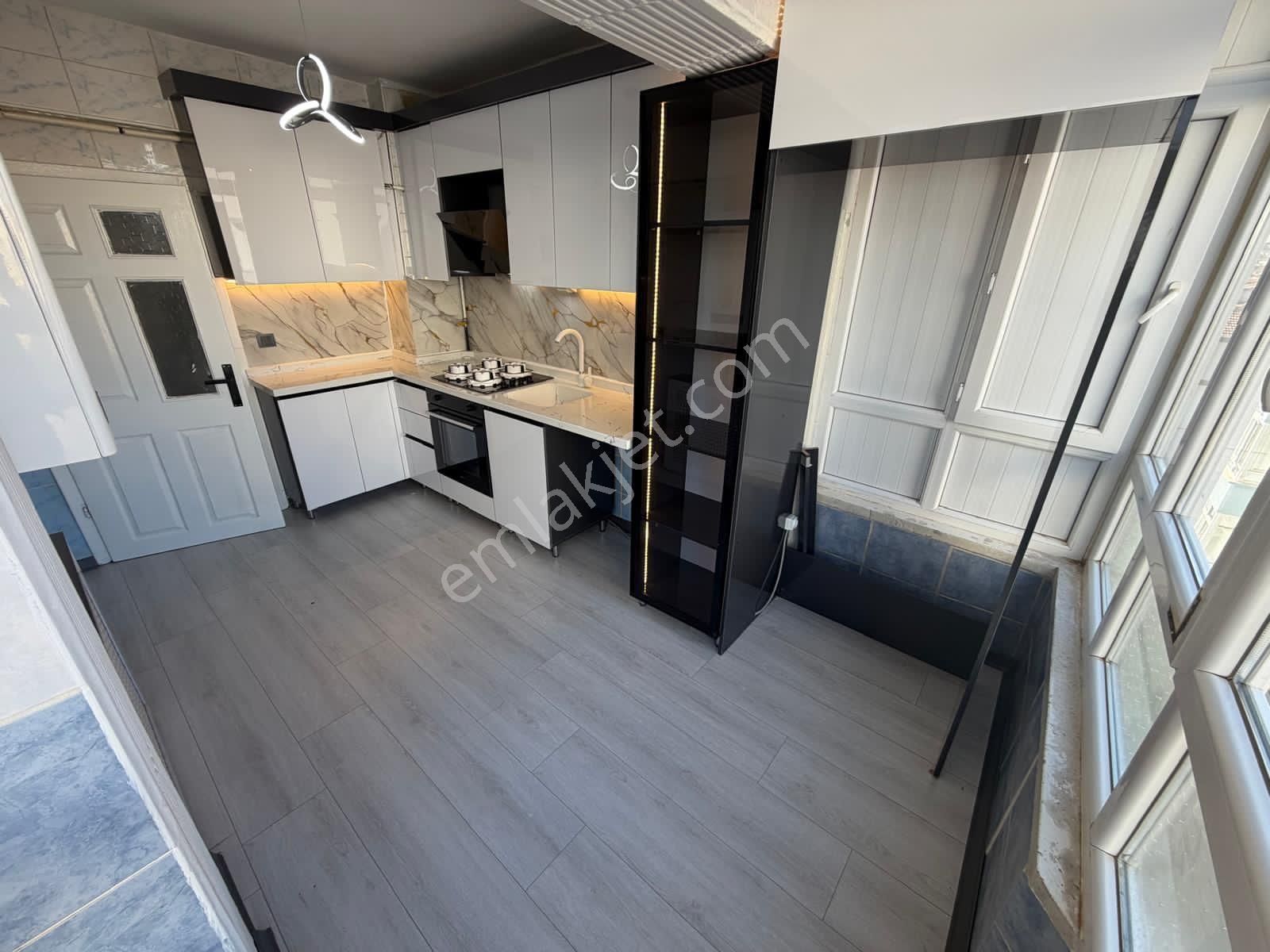 Bayram Gayrimenkul Pınarbaşı Mah 3+1 Ara Katta Asansörlü Full Yapılı Satılık Daire - Görsel 3