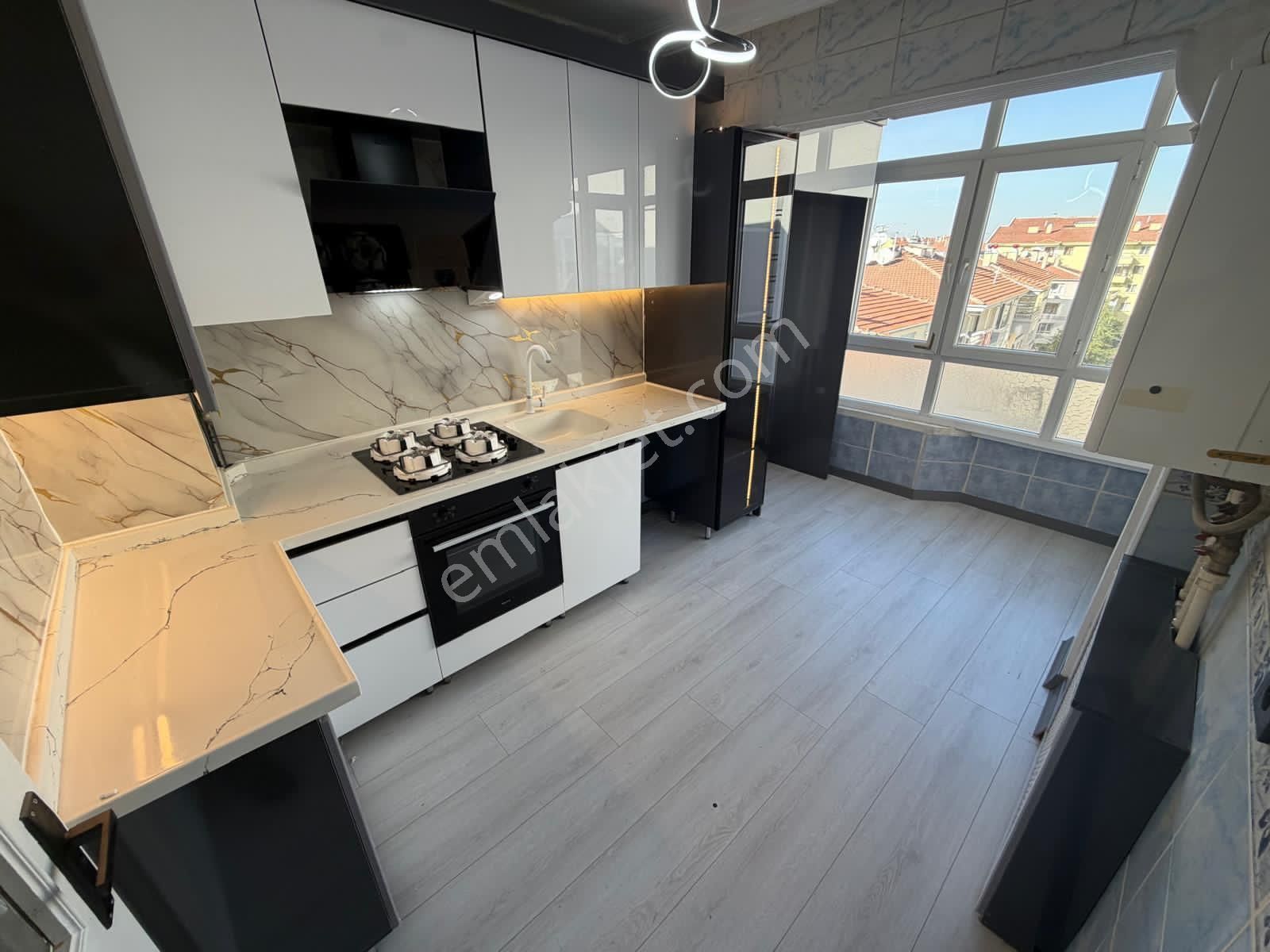 Bayram Gayrimenkul Pınarbaşı Mah 3+1 Ara Katta Asansörlü Full Yapılı Satılık Daire - Görsel 2
